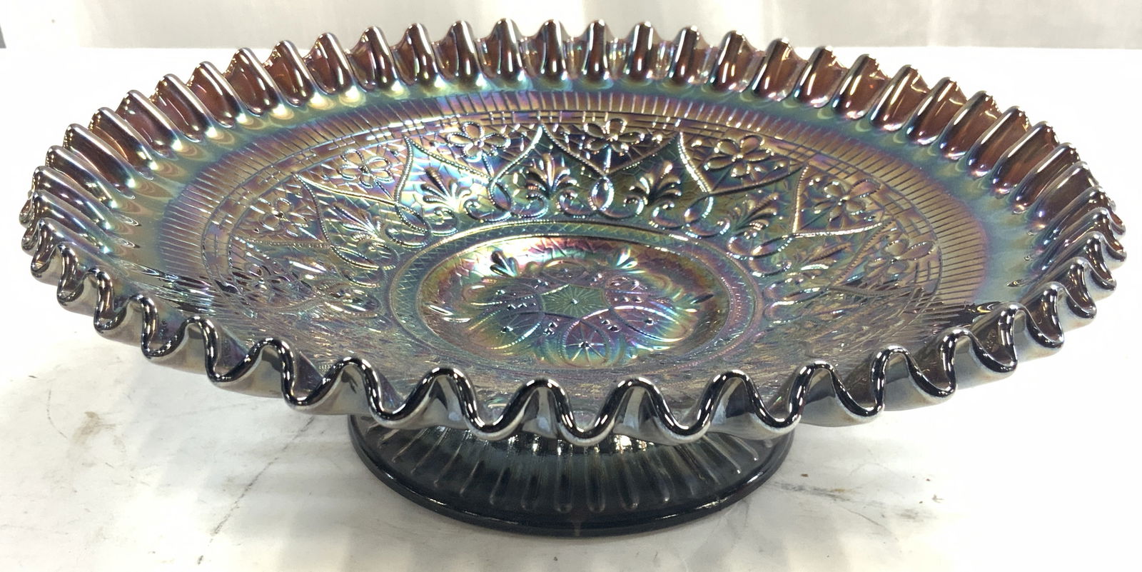 FENTON Carnival Glass Flared Hearts Footed Bowl (1 of 8)