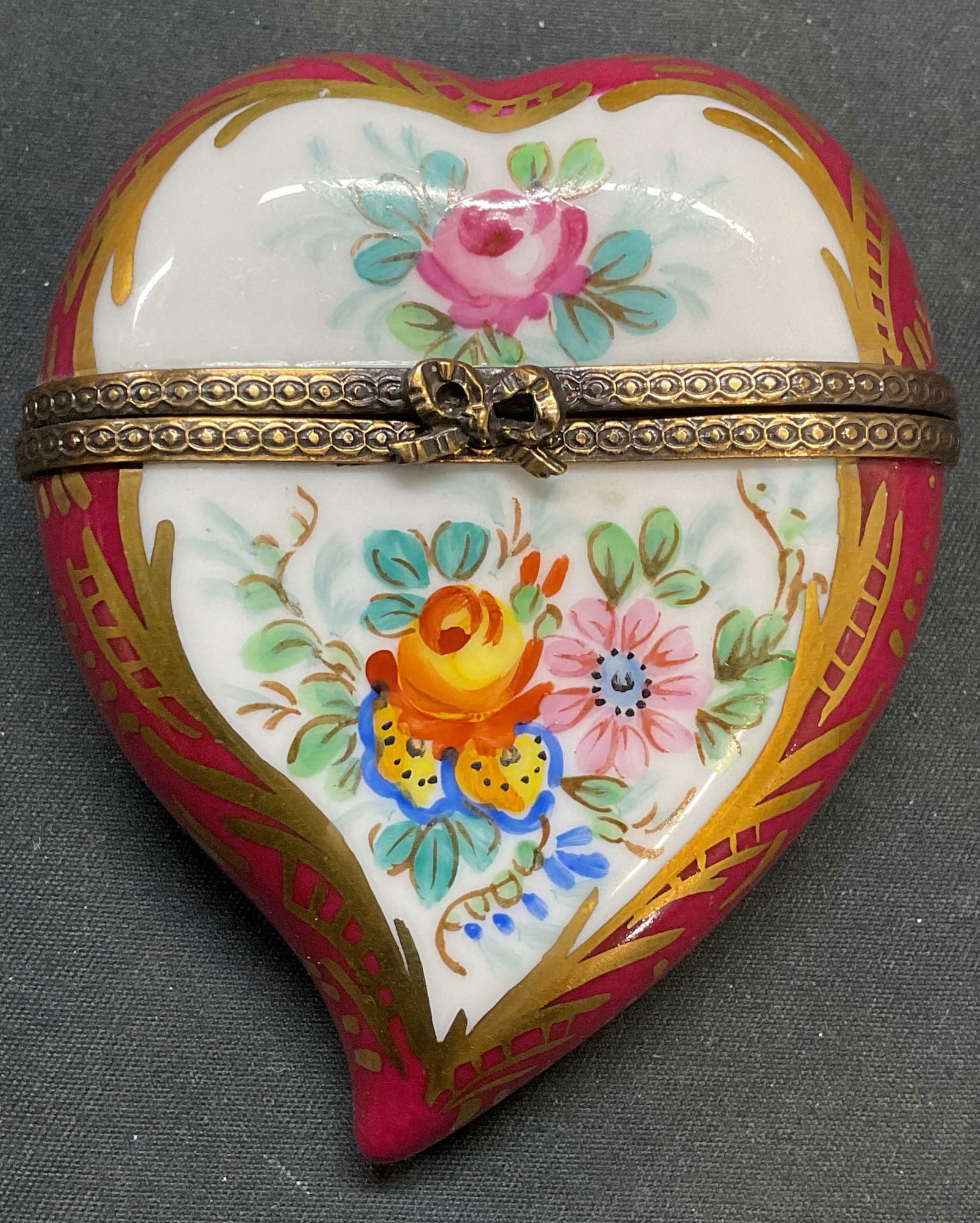 Vtg Limoges Porcelain Heart Trinket Box, France (1 of 6)