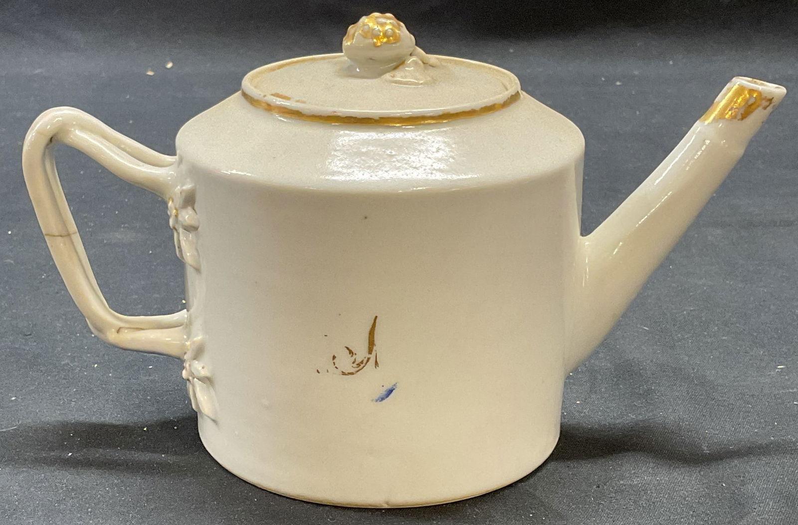 Antique Chinese Export Porcelain Teapot (1 of 6)