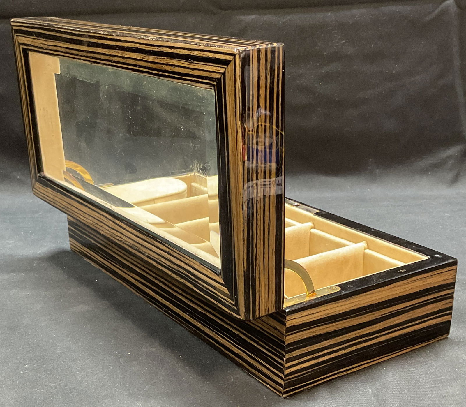 Lacquered Wood Watch Display Box (1 of 6)