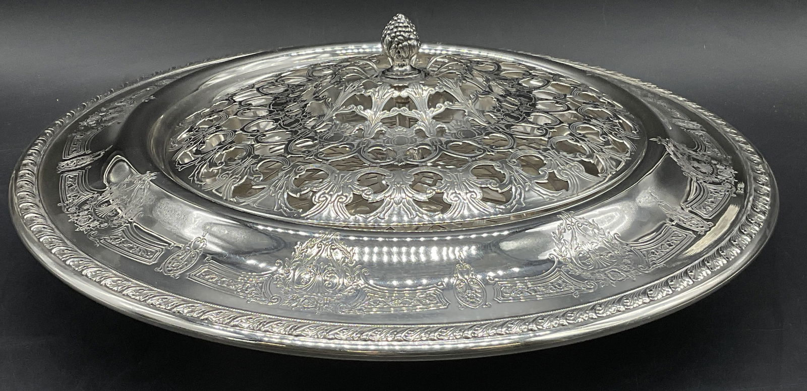 GORHAM Silver Plated Footed Centerpiece Bowl, Lid (1 of 9)