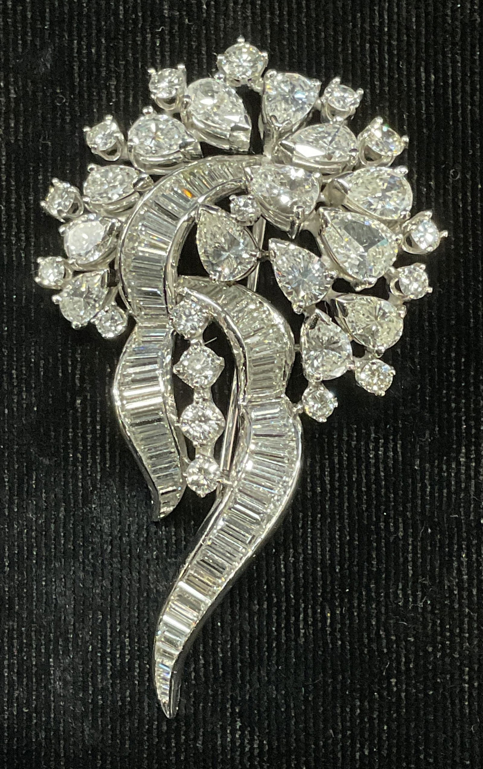 VINTAGE PLATINUM DIAMOND RIBBON BROOCH (1 of 7)