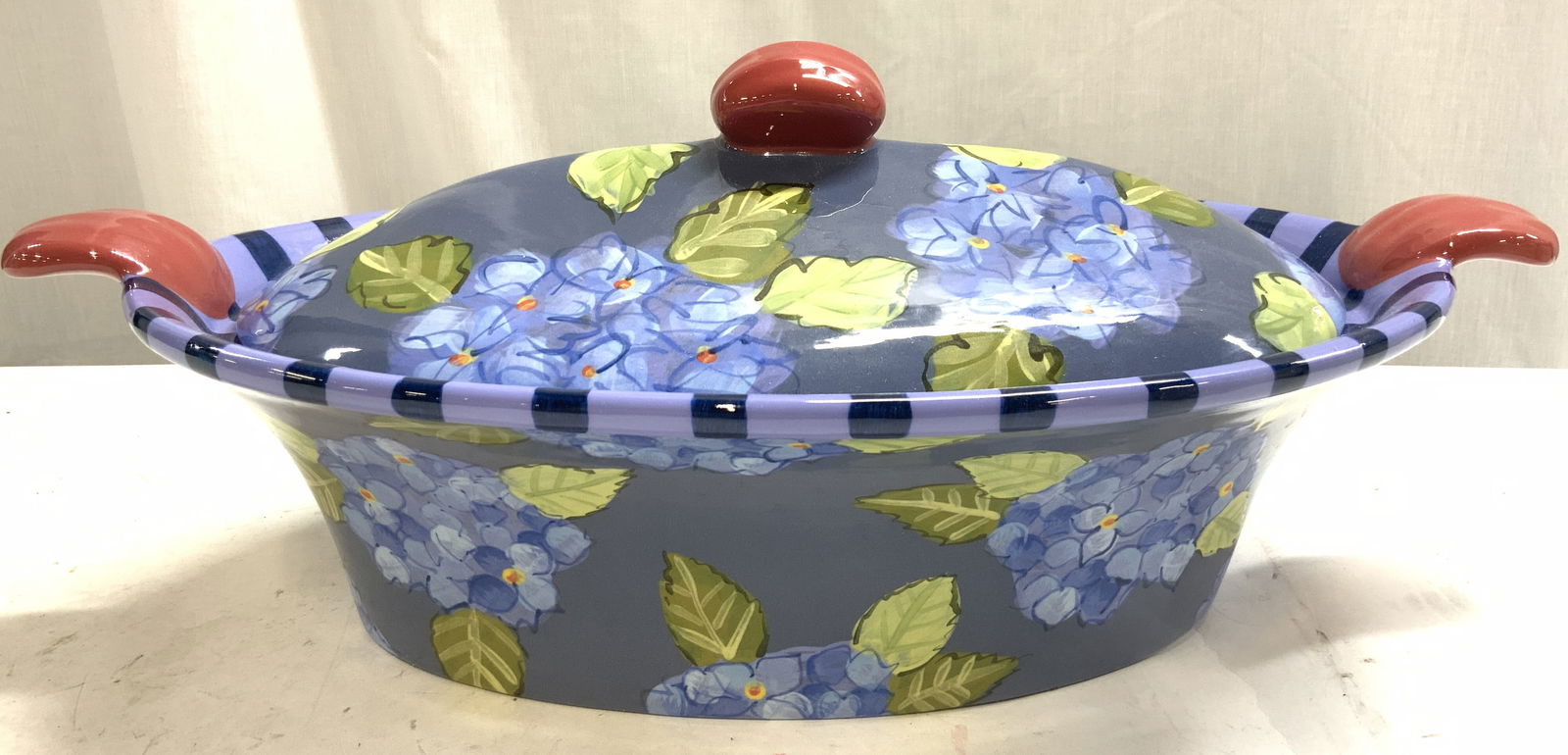 DROLL DESIGNS Hand Painted Porc Serving Pot W Lid (1 of 8)