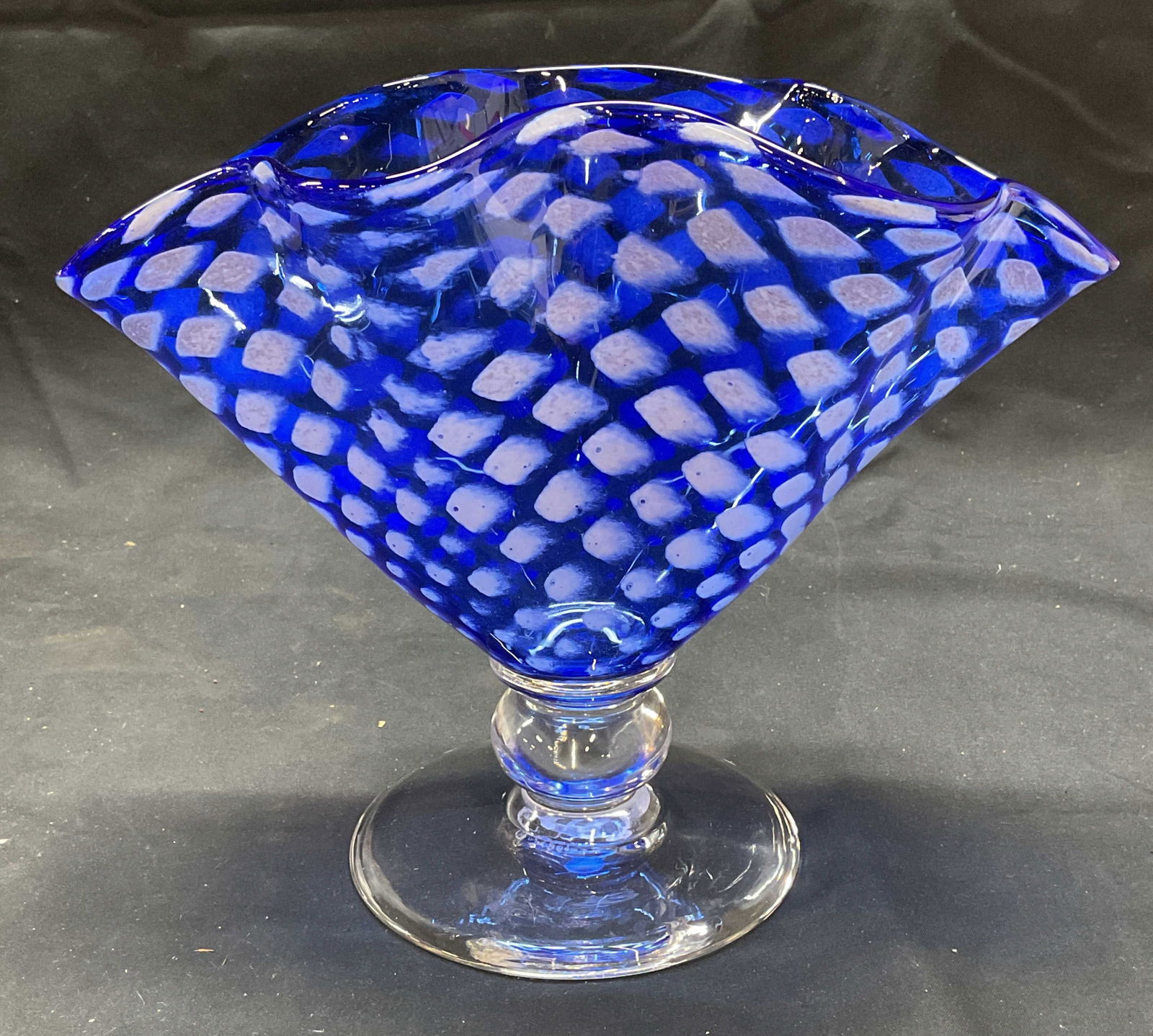 Pairpoint Blue Ruffle Art Glass Fan Vase USA (1 of 6)