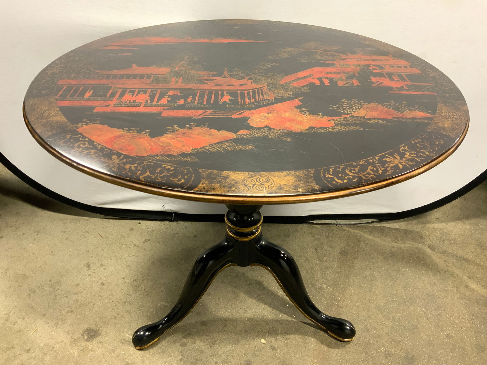 THOMASVILLE Lacquered Asian Tilt Top Pedestal Tbl (1 of 11)