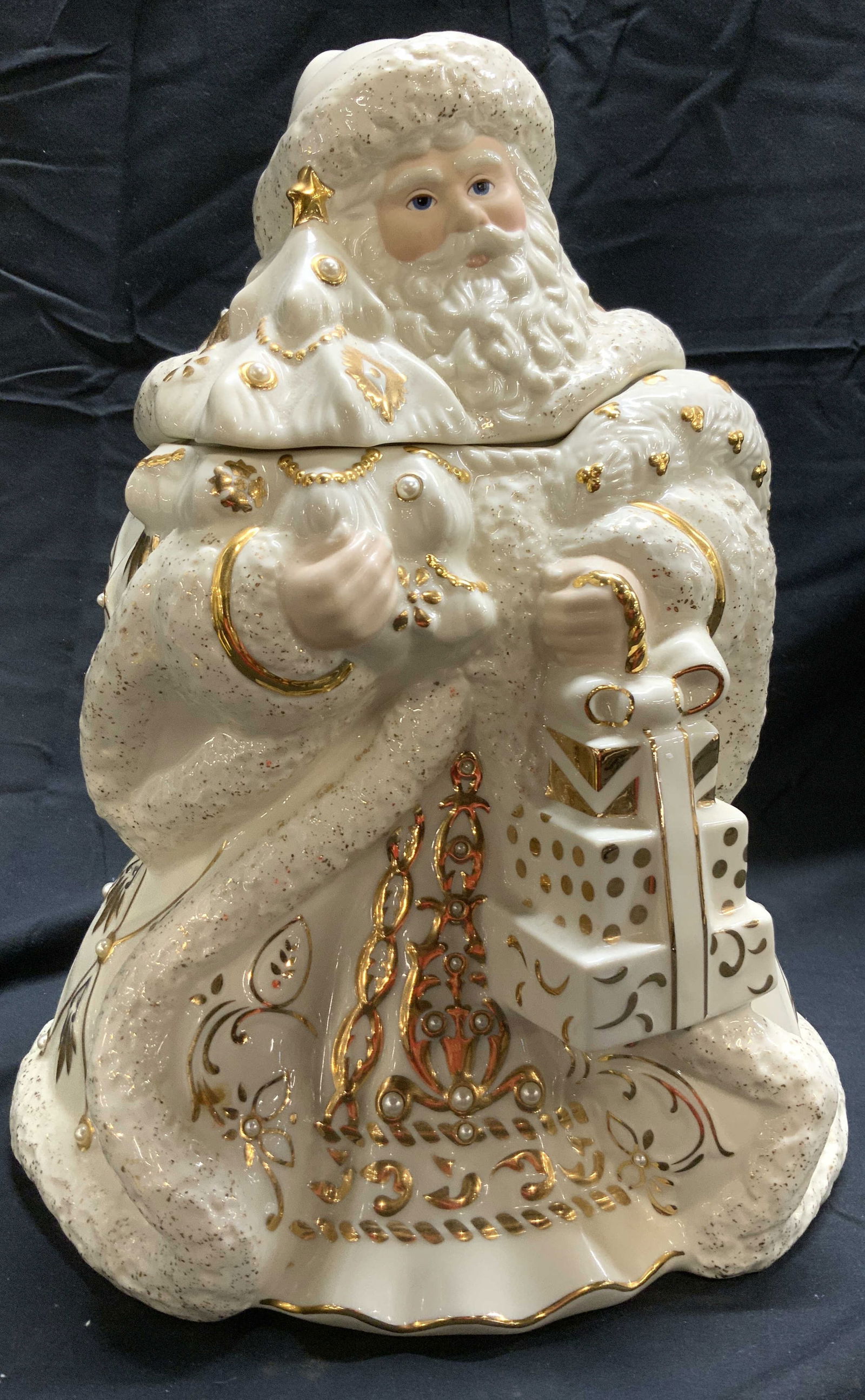 LENOX Florentine & Pearl Porc Santa Cookie Jar (1 of 8)