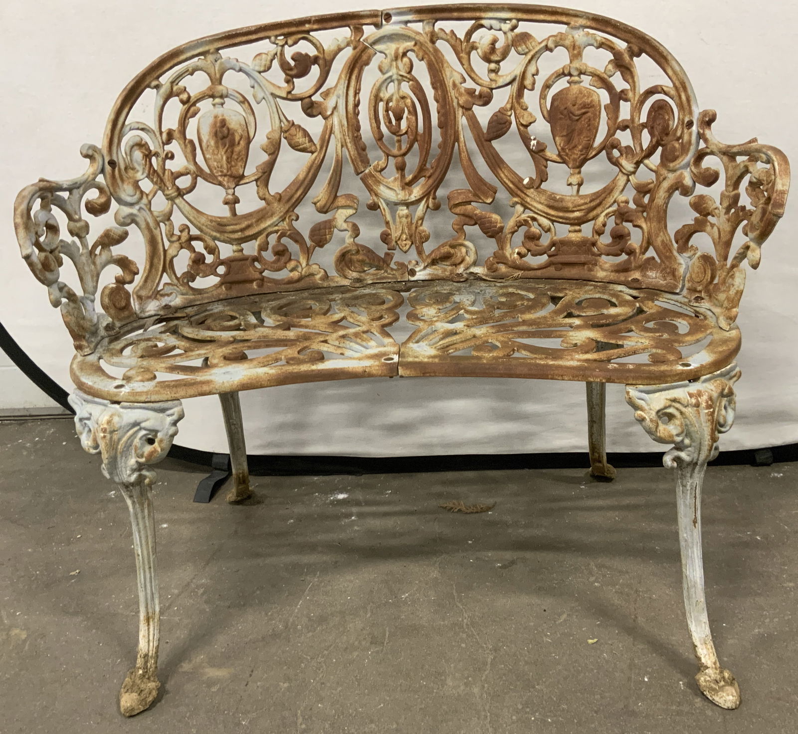 Vintage Outdoor Iron Garden Bench (1 of 9)