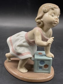 1996 LLADRO DAISA My First Step Figural, Spain