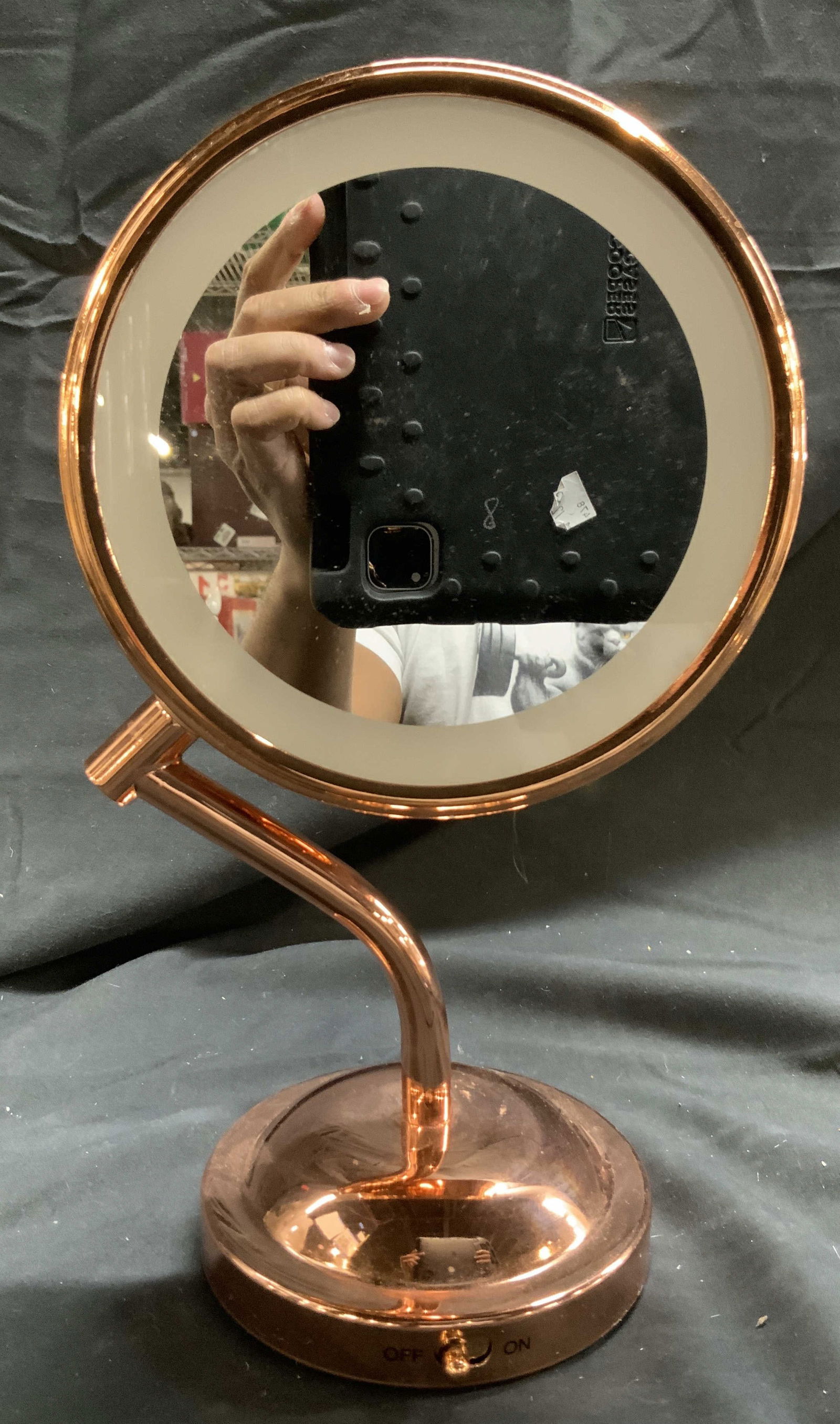 CONAIR Rotating Light Up Ring Makeup Mirror (1 of 6)