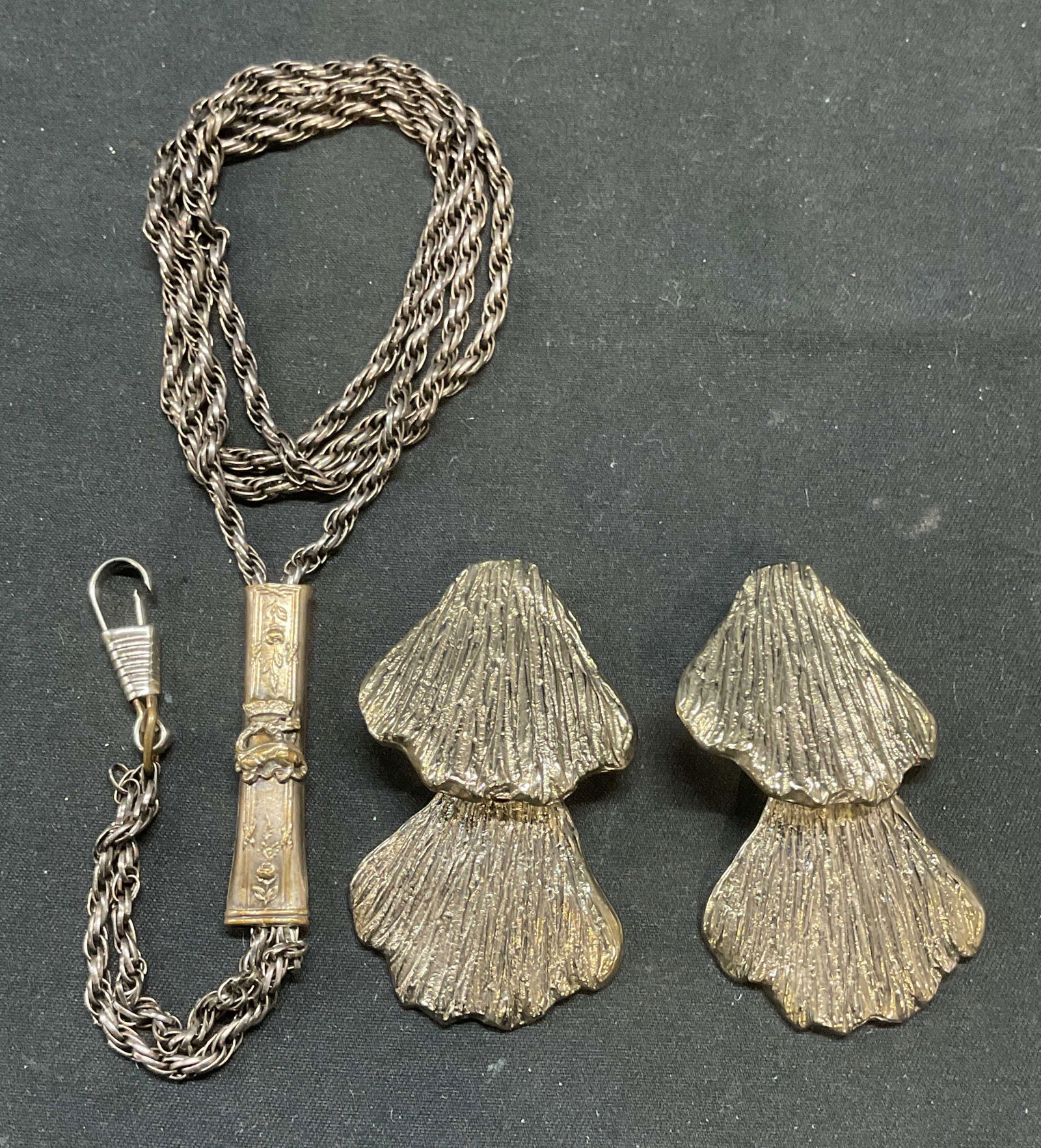 Lot 2 Vtg Norma Jean Silver Tn Shell Earrings + (1 of 8)