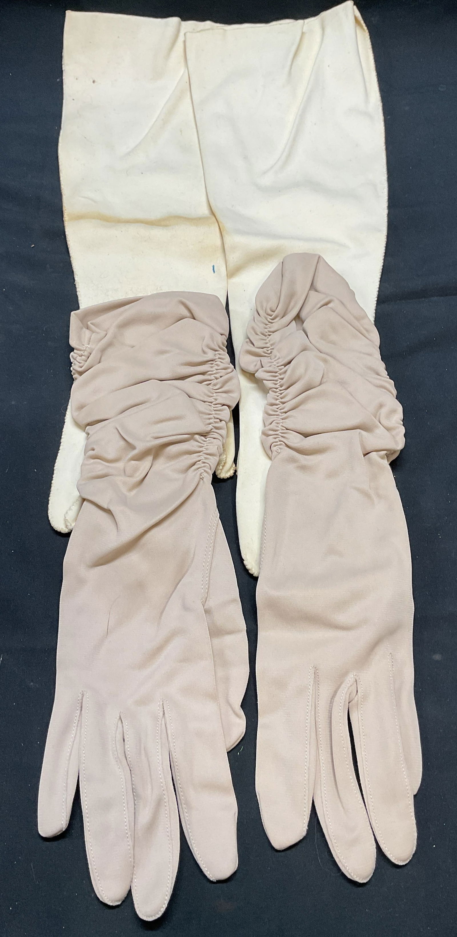 Lot 2 Vtg Crescendoe White Leather Gloves + (1 of 7)
