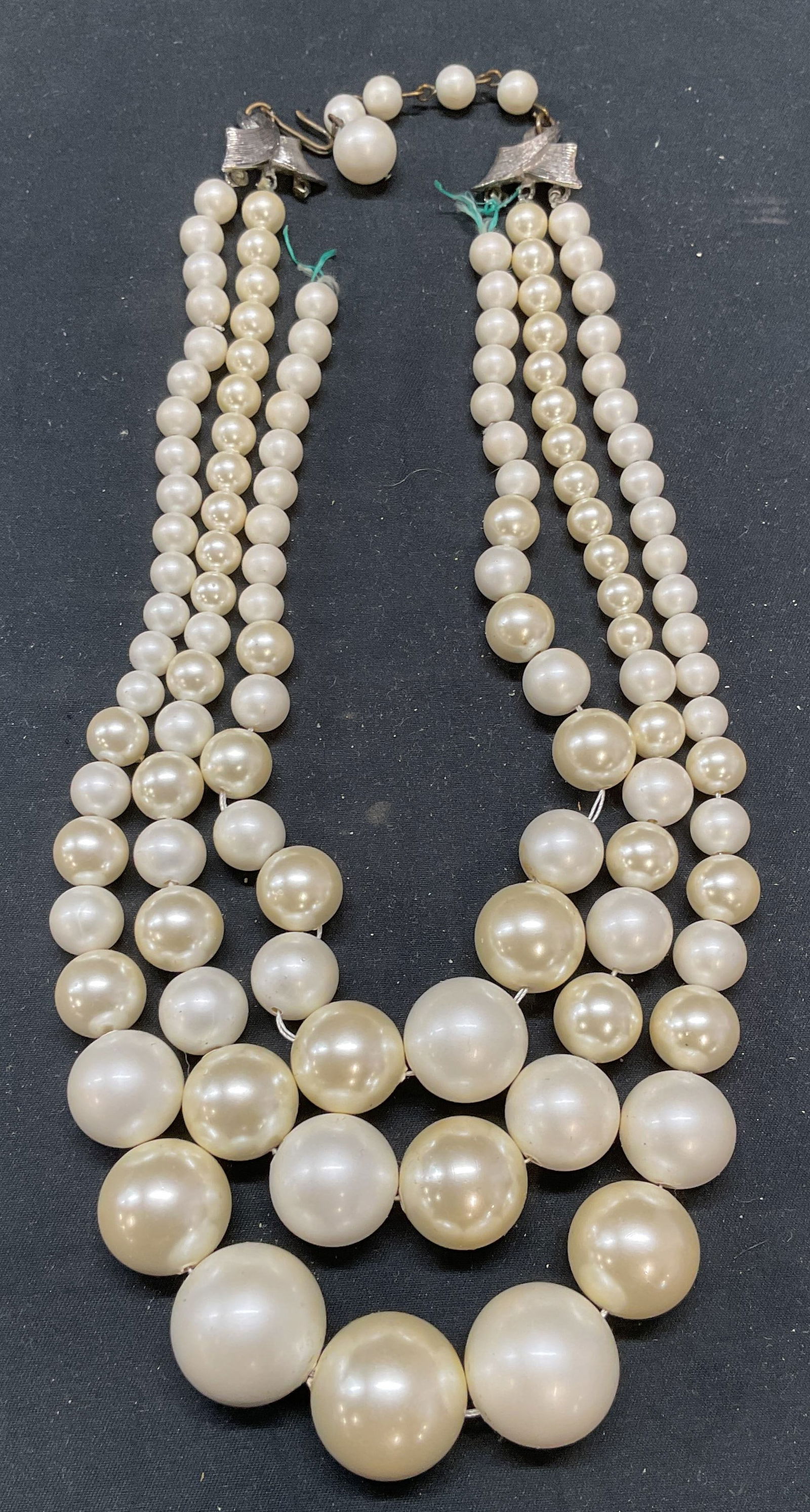 Vintage Chunky Faux Pearl Beaded Necklace (1 of 6)
