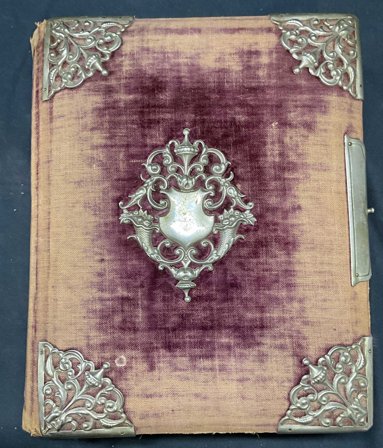 Antq WL Richardson Silver Tone Velvet Photo Album (1 of 10)