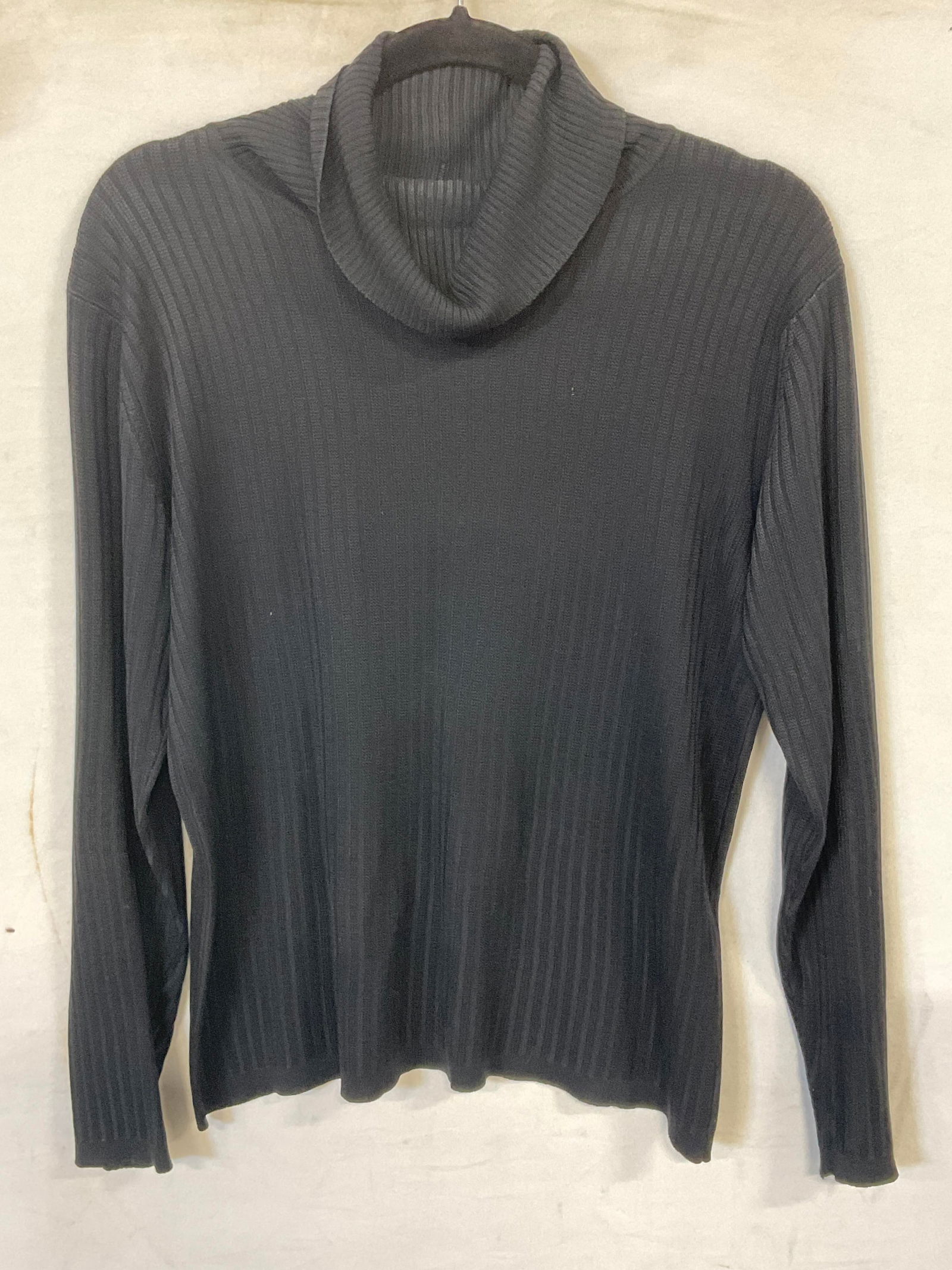 LORD & TAYLOR Black 100% Silk Turtleneck: LORD & TAYLOR Black 100% Silk Turtleneck. Tag reads Lord & Taylor, 100% Silk, M. Length measured flat approx. 24 inches. Surface wear consistent with age, use, and exposure. Wearables, fashion, fashio