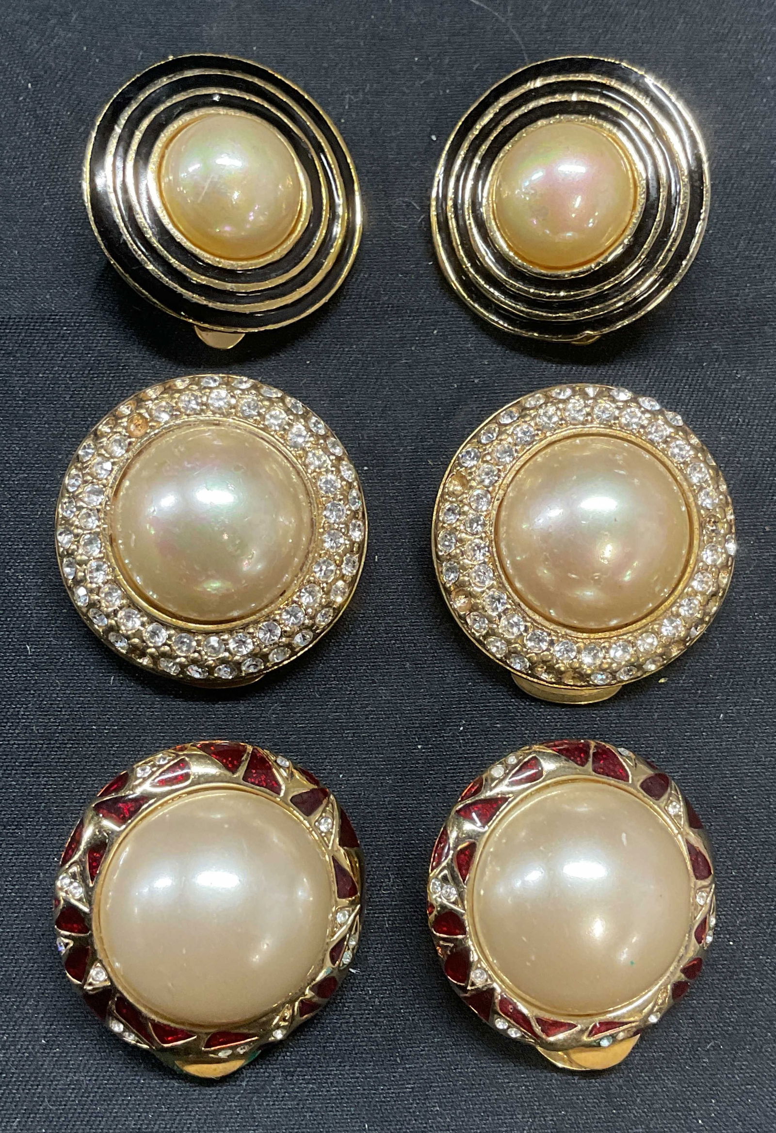 Lot 3 Vintage Gold Tone Faux Pearl Earrings (1 of 7)