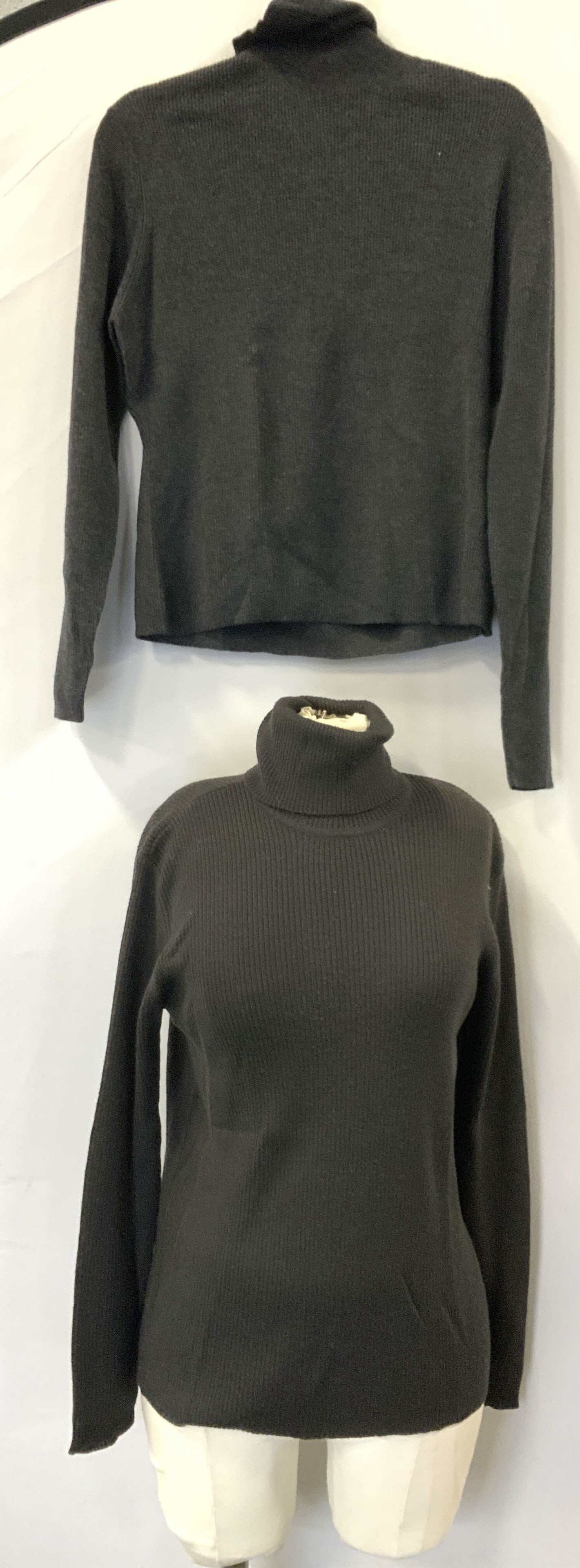2 Dana Buchman, Emanuel Ungaro Wool Turtlenecks (1 of 8)