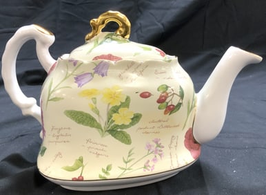 ROYAL CUTHBERTSON Porc Teapot W Lid ENGLAND