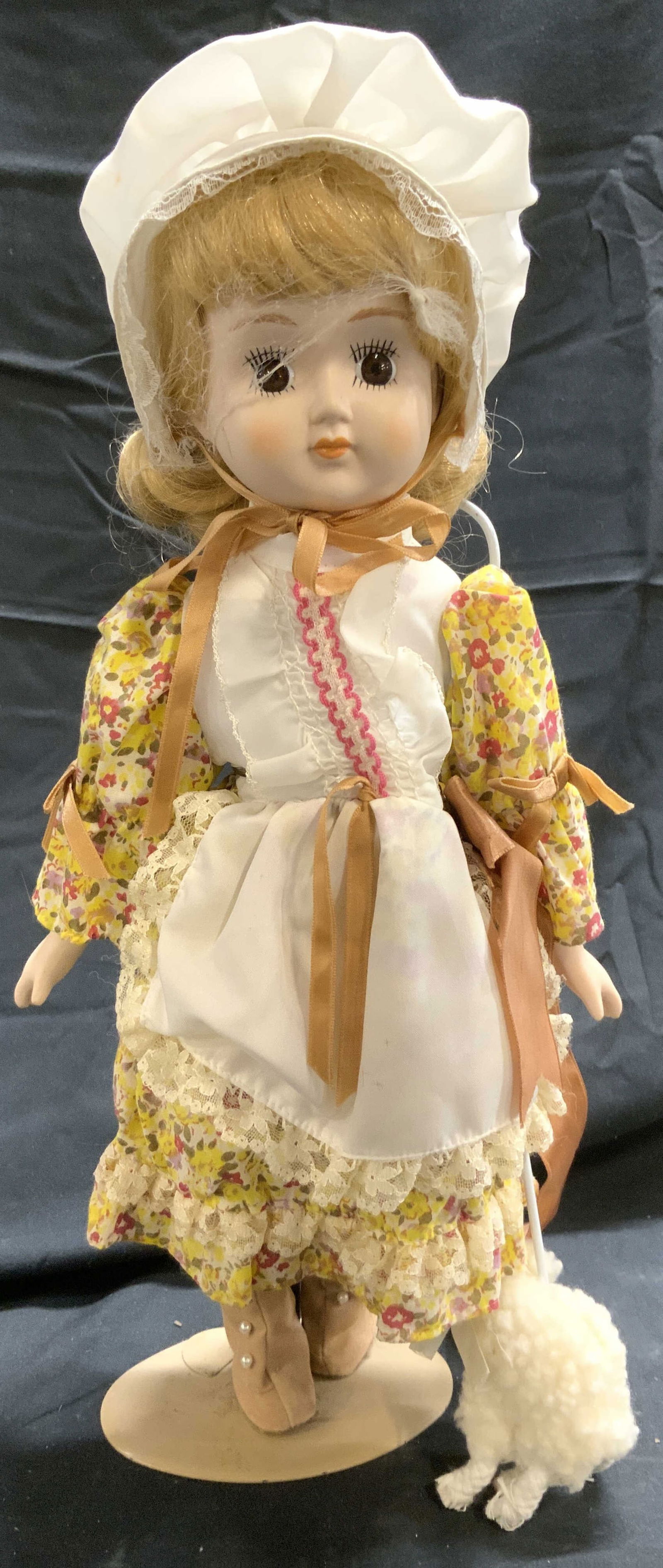 Mary Had A Little Lamb Vtg Porc Doll W Music Wind (1 of 8)