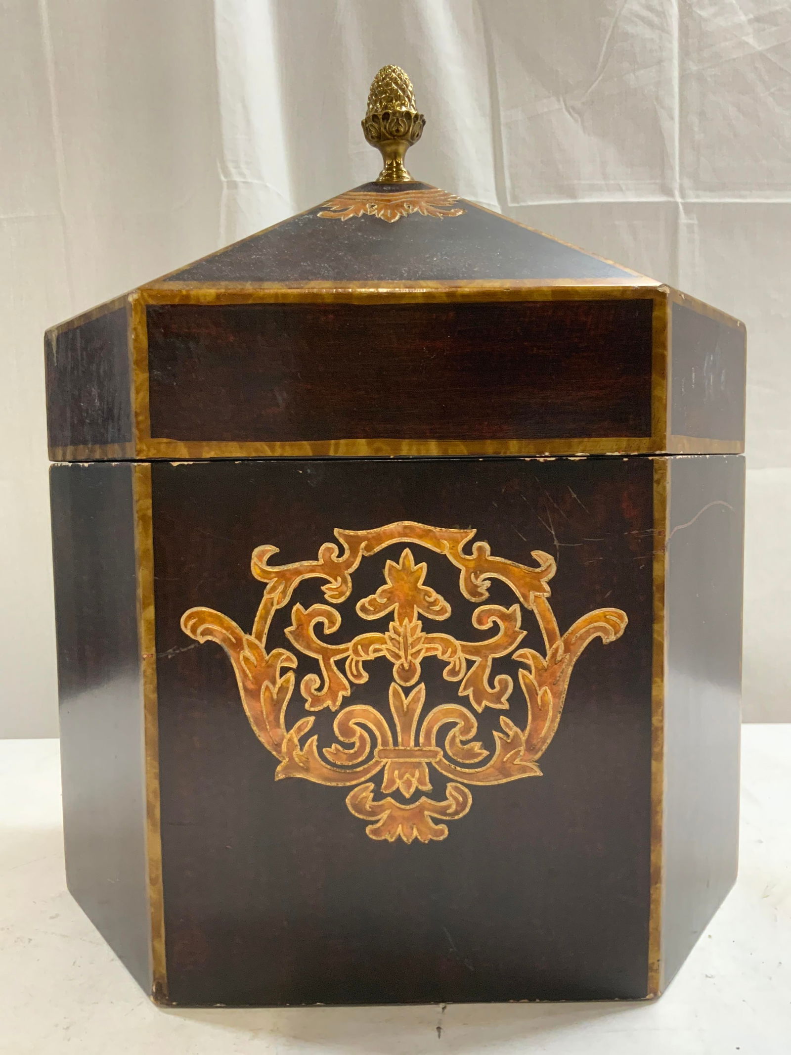 MAITLAND SMITH Keepsake Box W Lid & Finial (1 of 9)