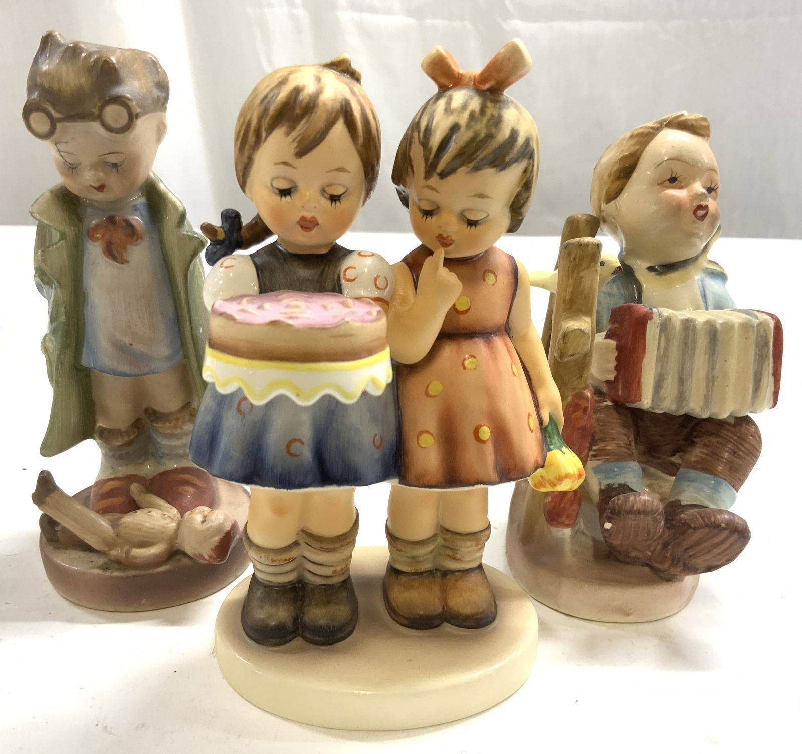 GOEBEL Lot 3 Vntg Assorted Porcelain Figures (1 of 11)