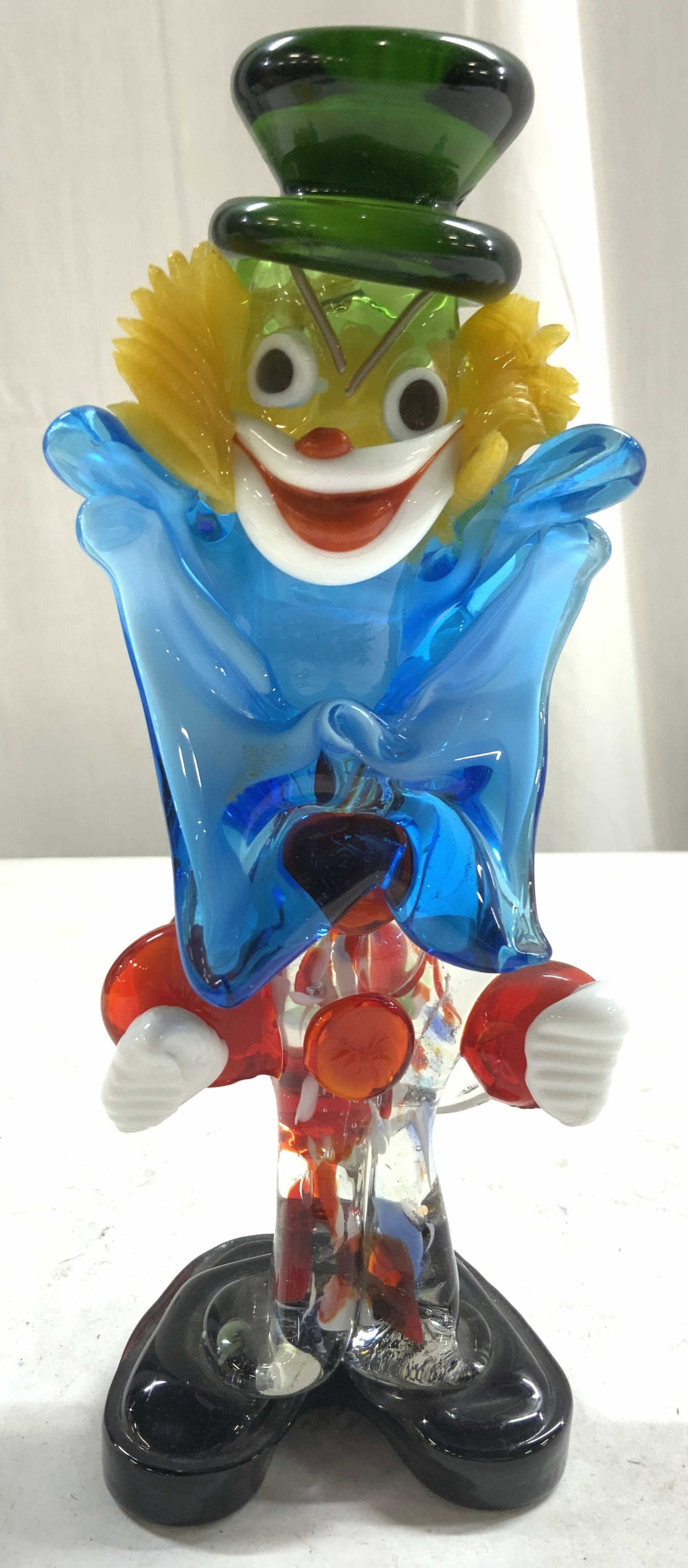 MURANO Vintage Art Glass Clown Figure: Clown figure appears to be MURANO (No apparent tags or markings). Piece has multi toned elements, some of which appears to possibly hand blown / hand molded. Piece has black toned base / shoes and gre