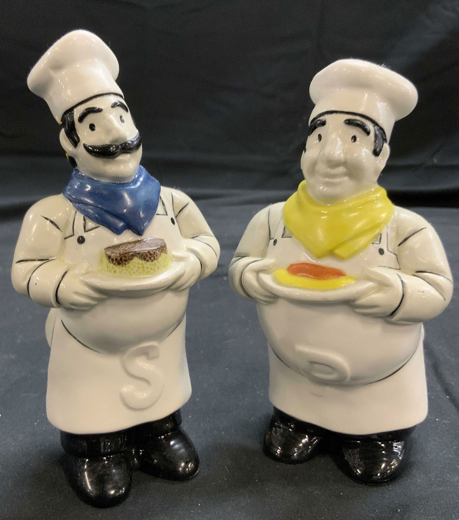 EPOCH Lot 2 Porcelain Chef Salt & Pepper Shakers (1 of 8)