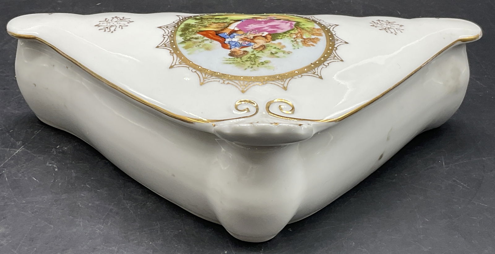 Trademarked Vintage Porcelain Vanity Box, Lidded (1 of 7)