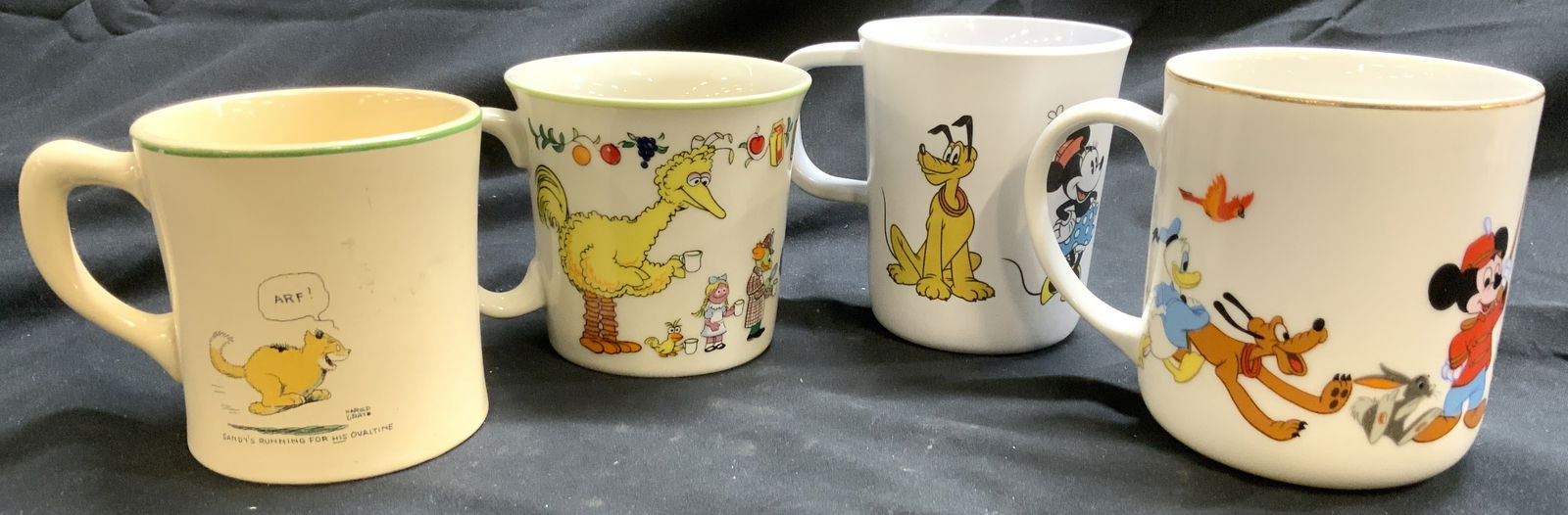 Lot 4 Porc & Plastic Mugs Disney, Sesame St & More (1 of 8)