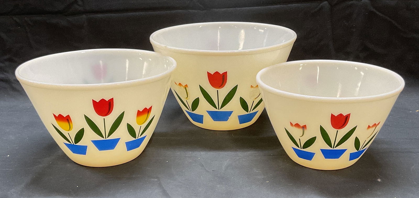 Set 3 Vtg Fire King Tulip Glass Bowls (1 of 9)