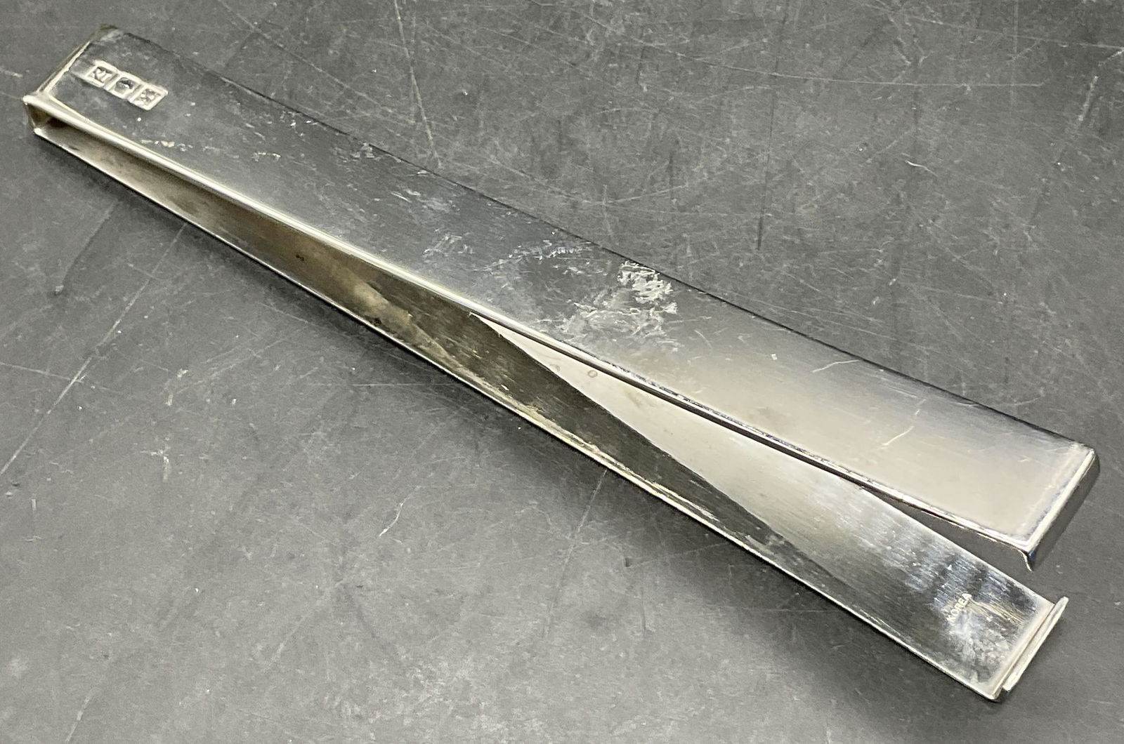 RALPH LAUREN RL Trademarked Silver Tn Metal Tongs (1 of 8)