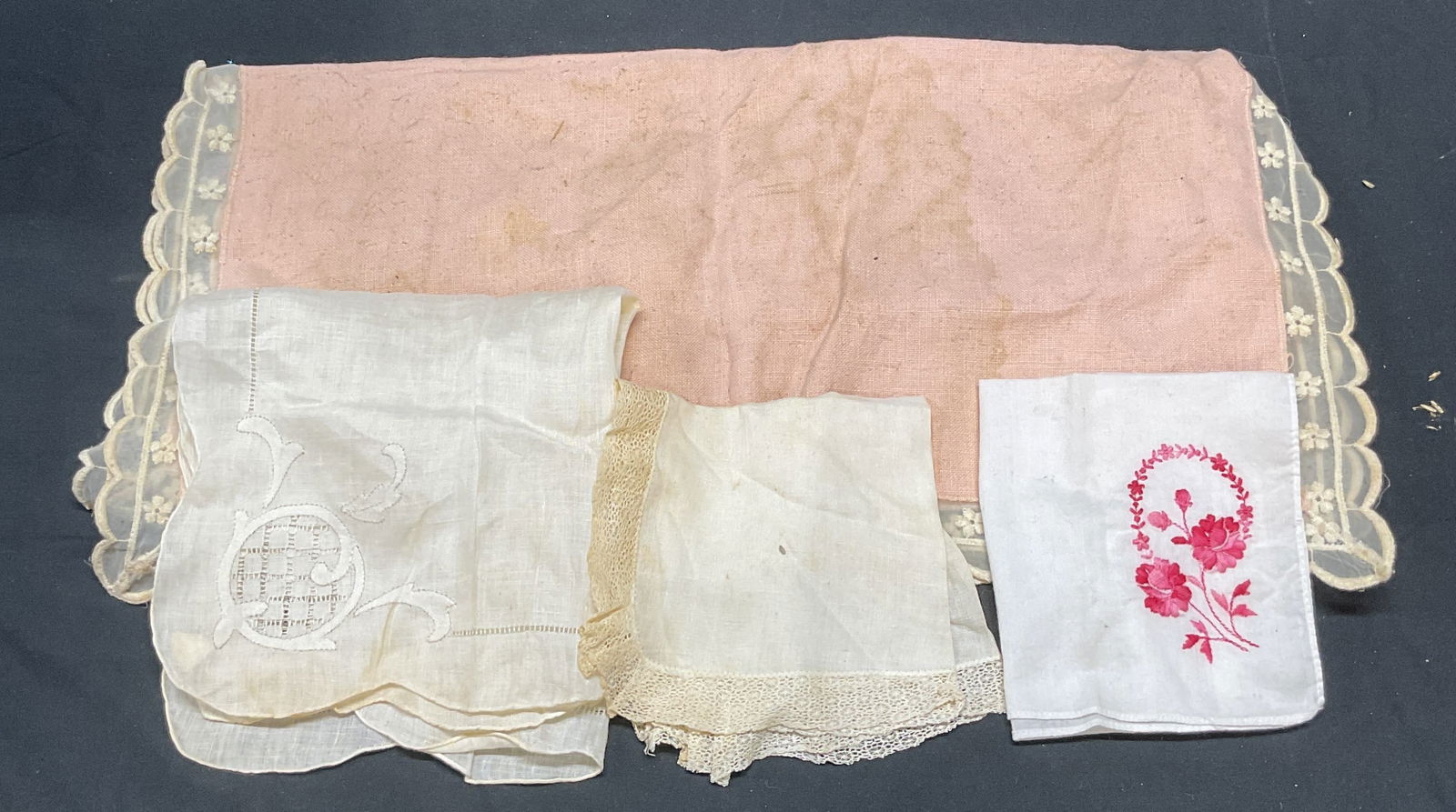 Group Lot Vintage Handkerchiefs & Linens: Group lot of vintage cotton handkerchiefs and linen. Pink and white. Floral designs and lace trims. Largest approx. 18 x 18 inches. All pieces have wear including blemishes observed. Linen, table line