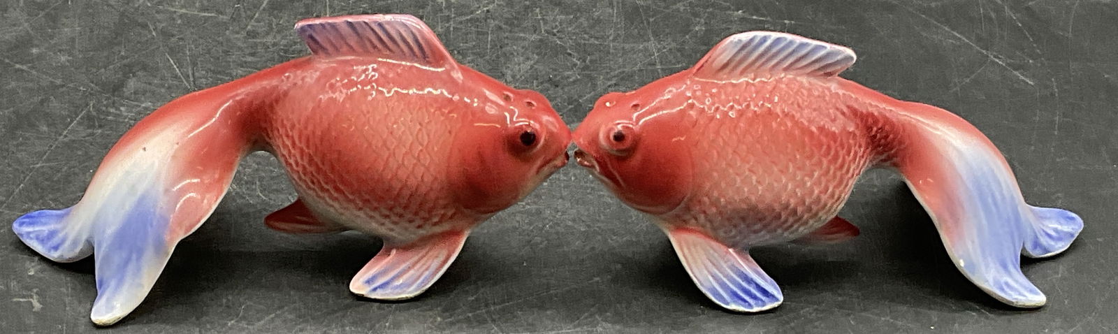 Pr Hand Painted Ceramic Fish Salt & Pepper Shakers (1 of 7)