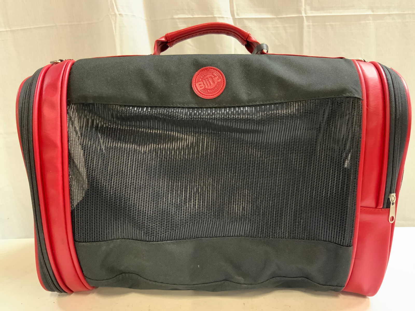 BLITZ Red & Blk Pet Carrier Leather & Nylon (1 of 8)