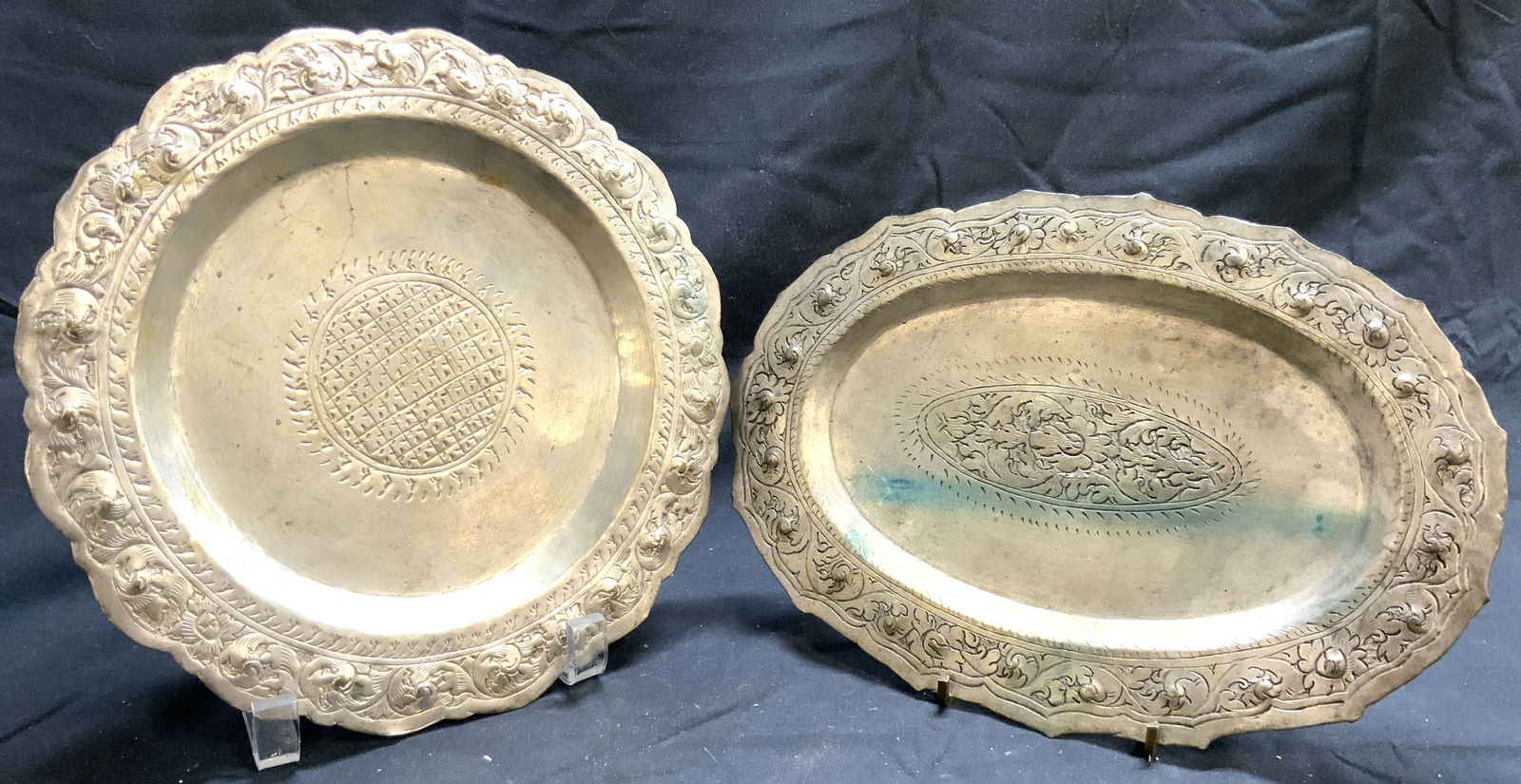 Silver Plate Lot 2 Vintage Serving Trays (1 of 8)