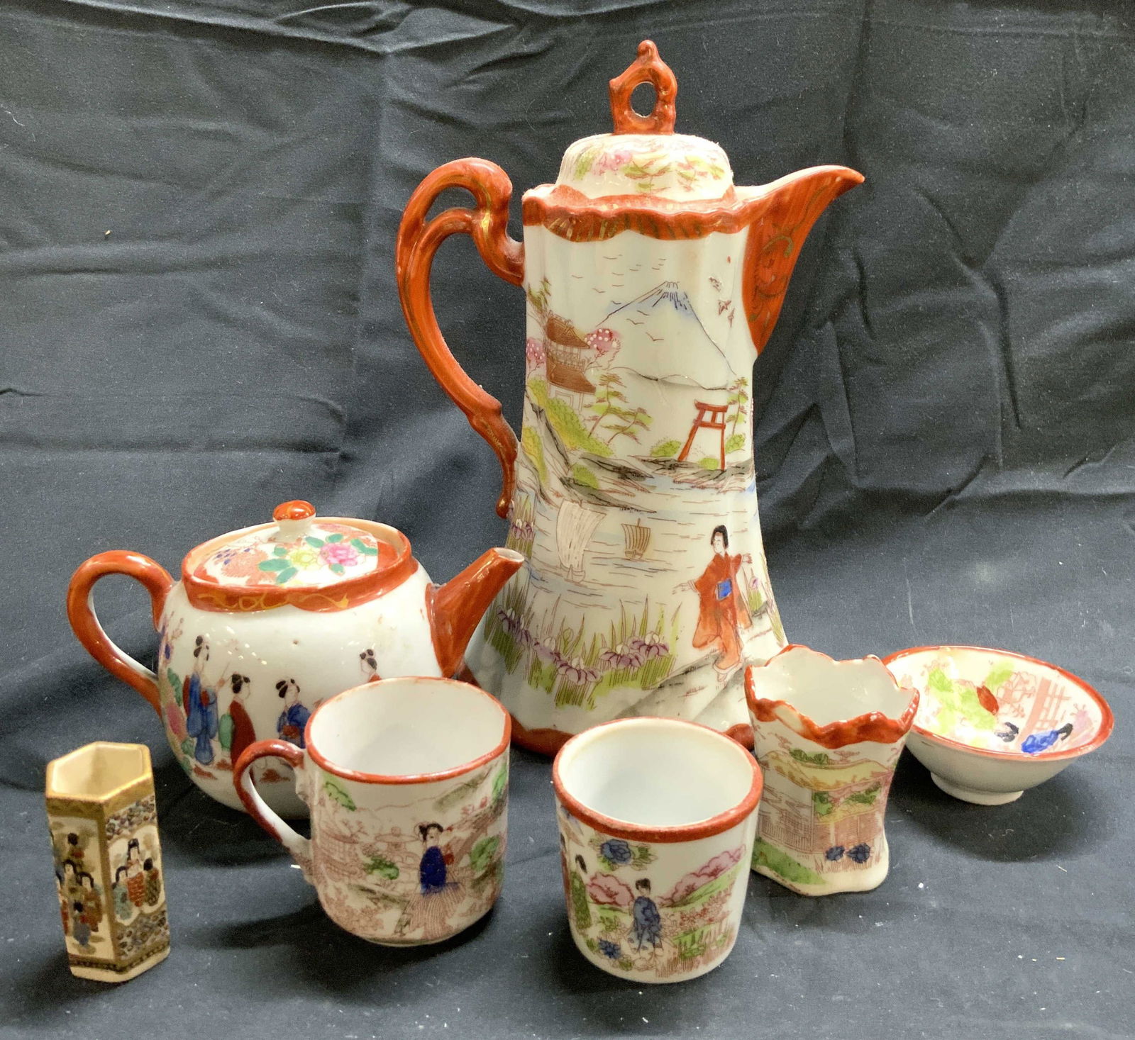 Lot 7 Assorted H Painted Asian Porc Tabletop (1 of 8)