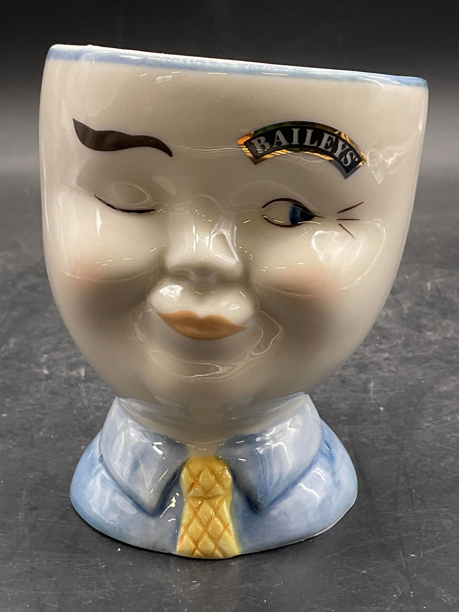 1997 BAILEYS Limited Ed Winking Figure Ceramic Mug (1 of 8)