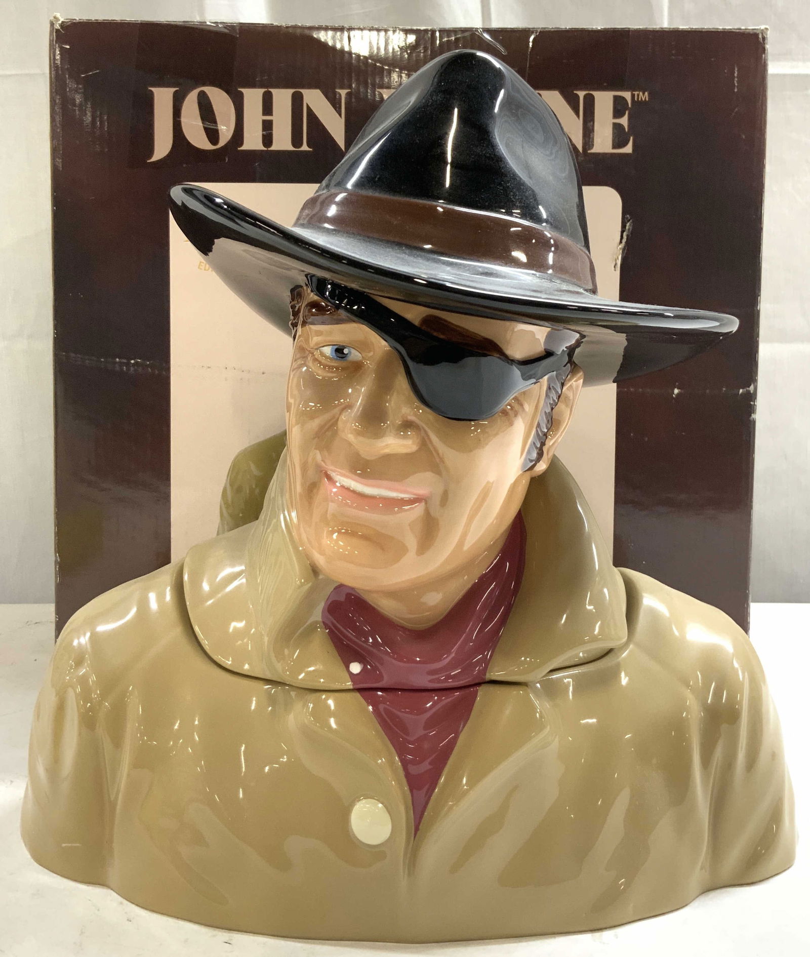 JOHN WAYNE Bust Porc Cookie Jar W Lid & Bx (1 of 10)