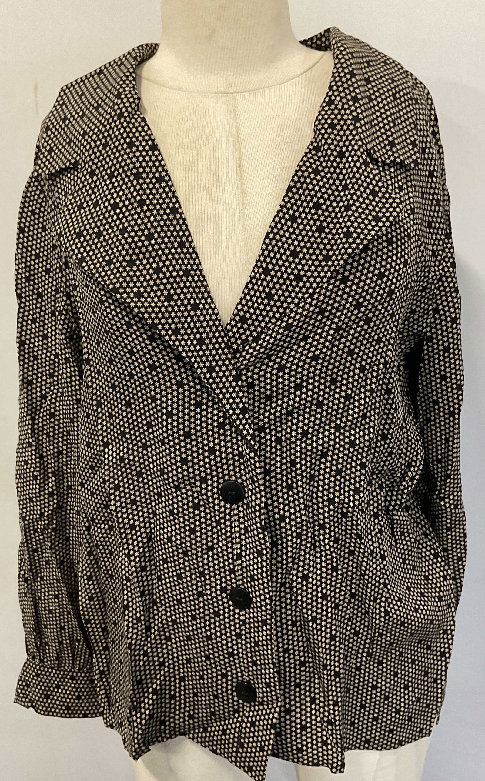 Vtg Valentino Miss V Black Silk Button Top ITALY (1 of 6)