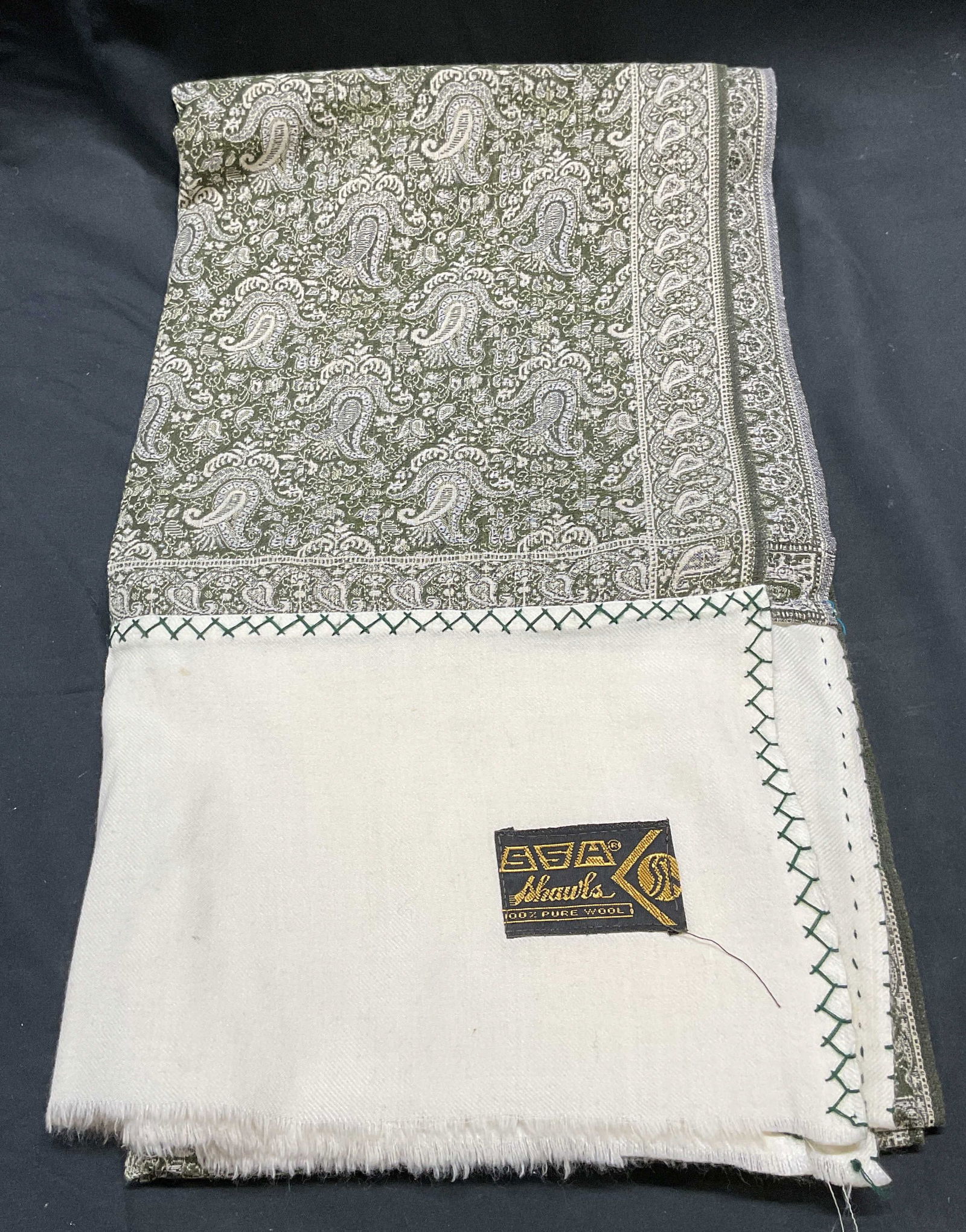 Vtg Saks Fifth Ave Green Paisley Wool Shawl (1 of 7)