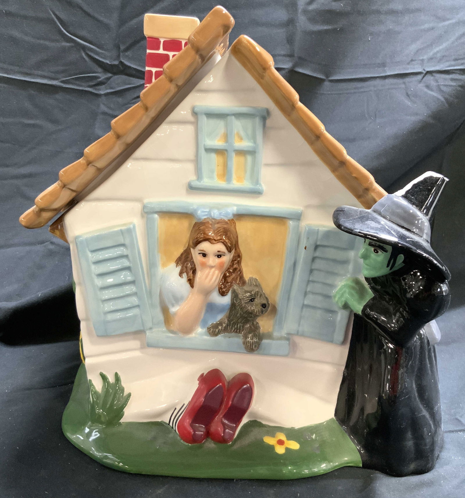 Warner Bros Wizard Of Oz Porc Cookie Jar w Lid (1 of 7)