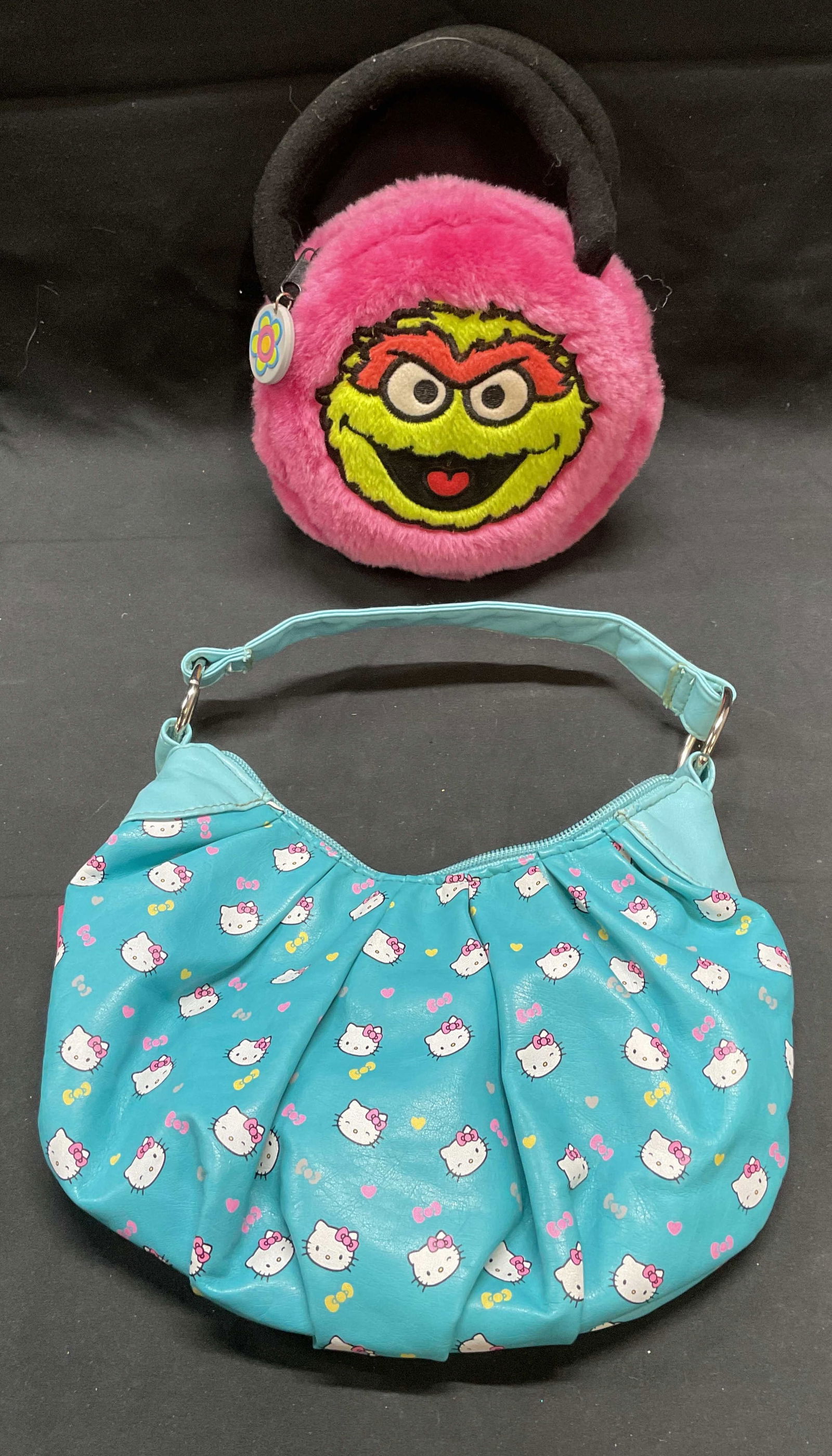 Lot 2 Hello Kitty & Sesame Street Handbags (1 of 7)
