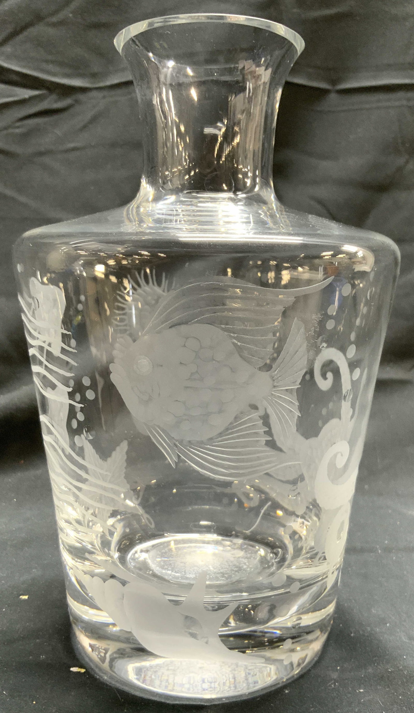 FRUTI DI MARE Bohemian Gls Vase W Frosted Detail: Underside has trademark, appears to be FRUTI DI MARE. Vessel is glass. Piece has frosted fish & sea-life detail. Vessel has thick walled base. Piece measures approximately 8 inches tall 5 inches wide.