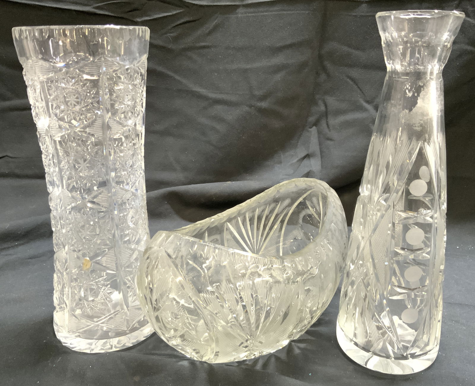 Lot 3 Assorted Cut Crystal Vessels (1 of 7)