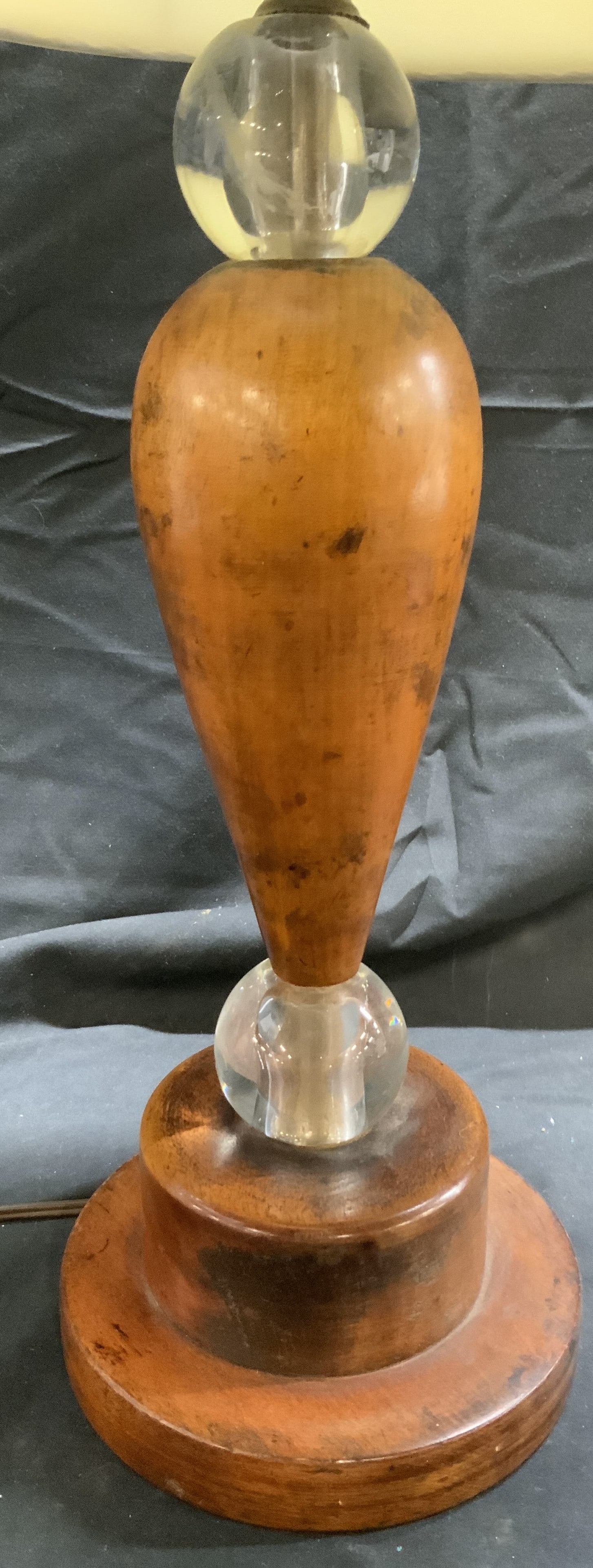 GRACIOUS HOME Vtg Wood & Gls Tbl Lamp W Shade (1 of 8)