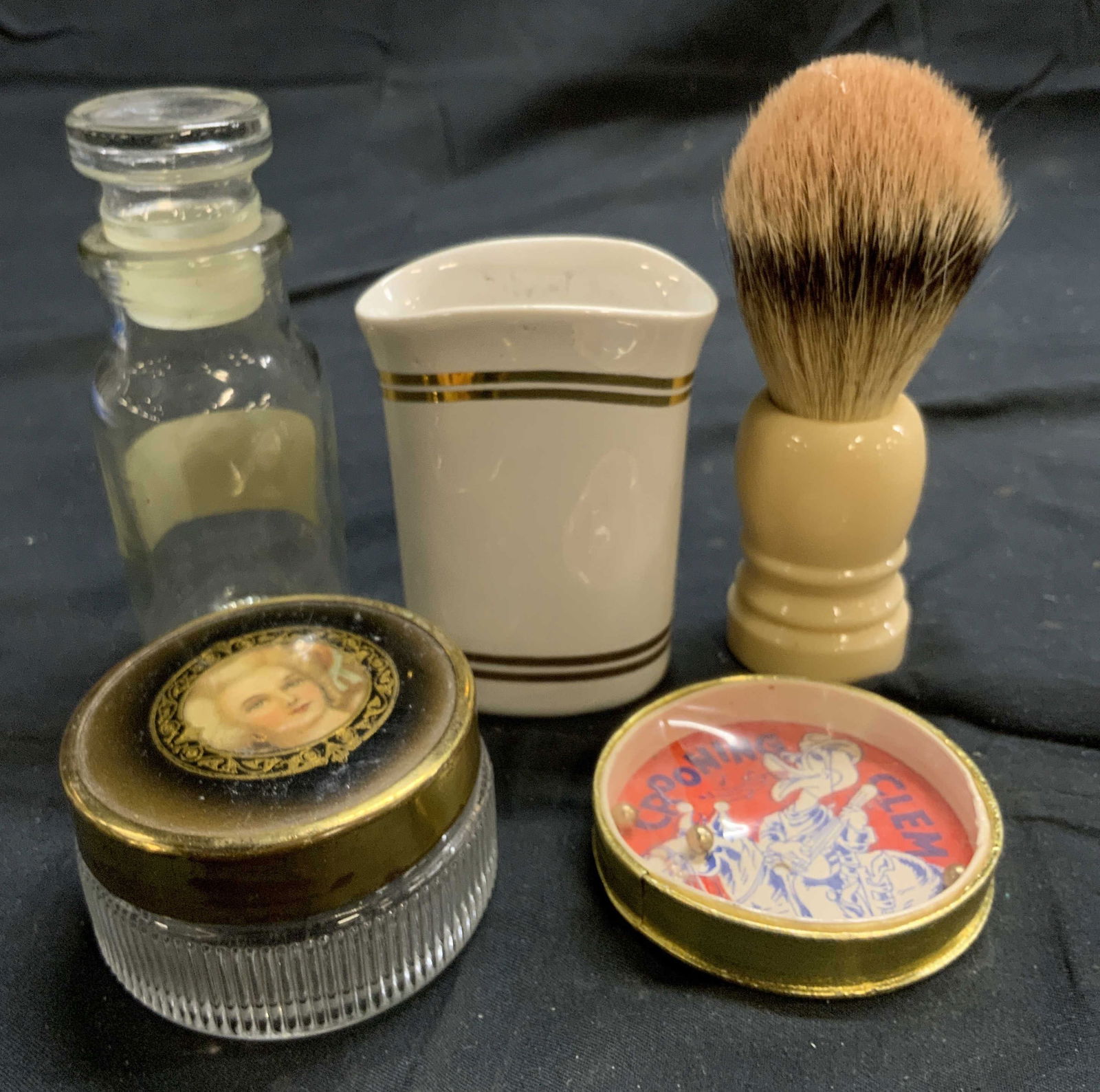 Lot 5 Assorted Tabletop Accessories (1 of 6)