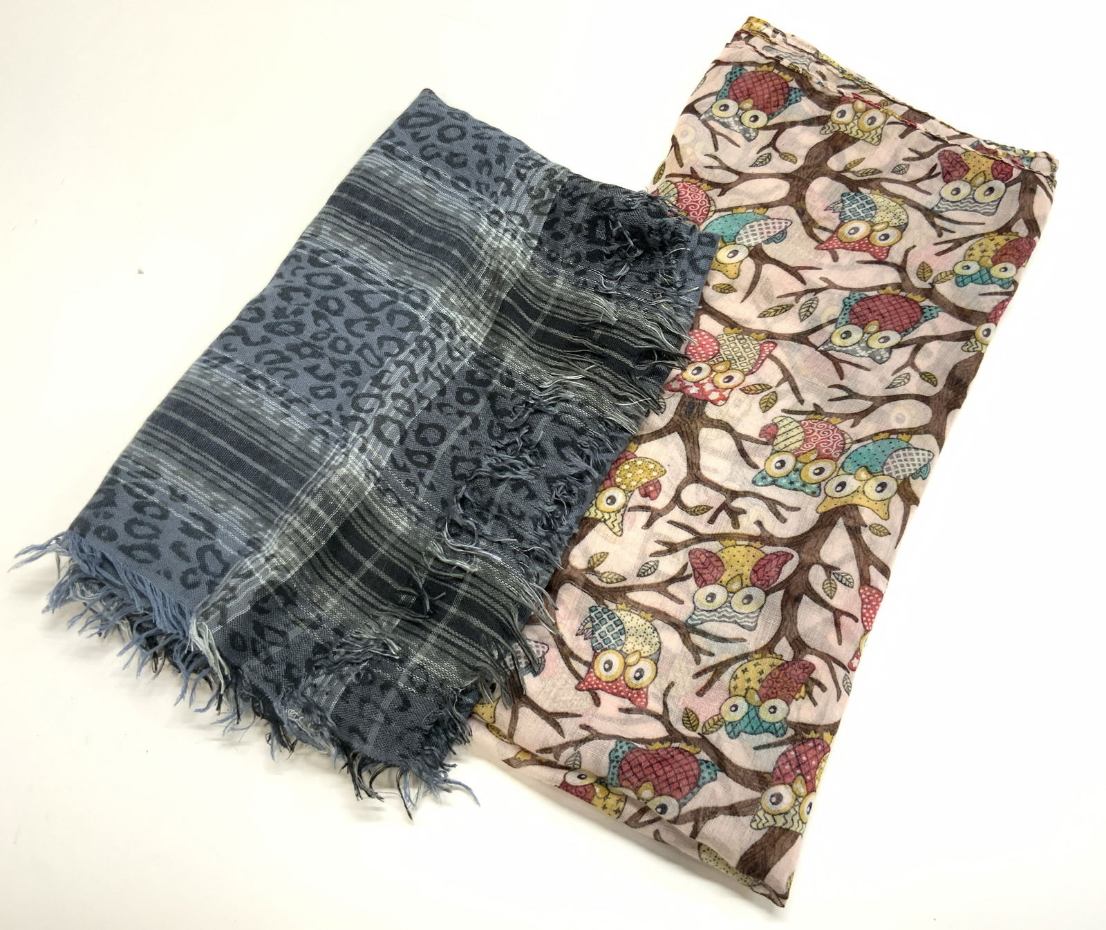 Lot 2 Assorted Viscose Scarves (1 of 7)