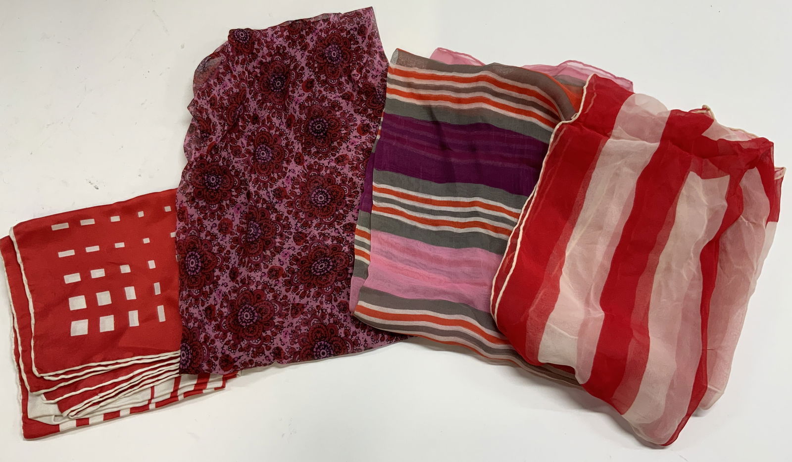 Lot 4 Assorted Patterned Silk Scarves (1 of 7)