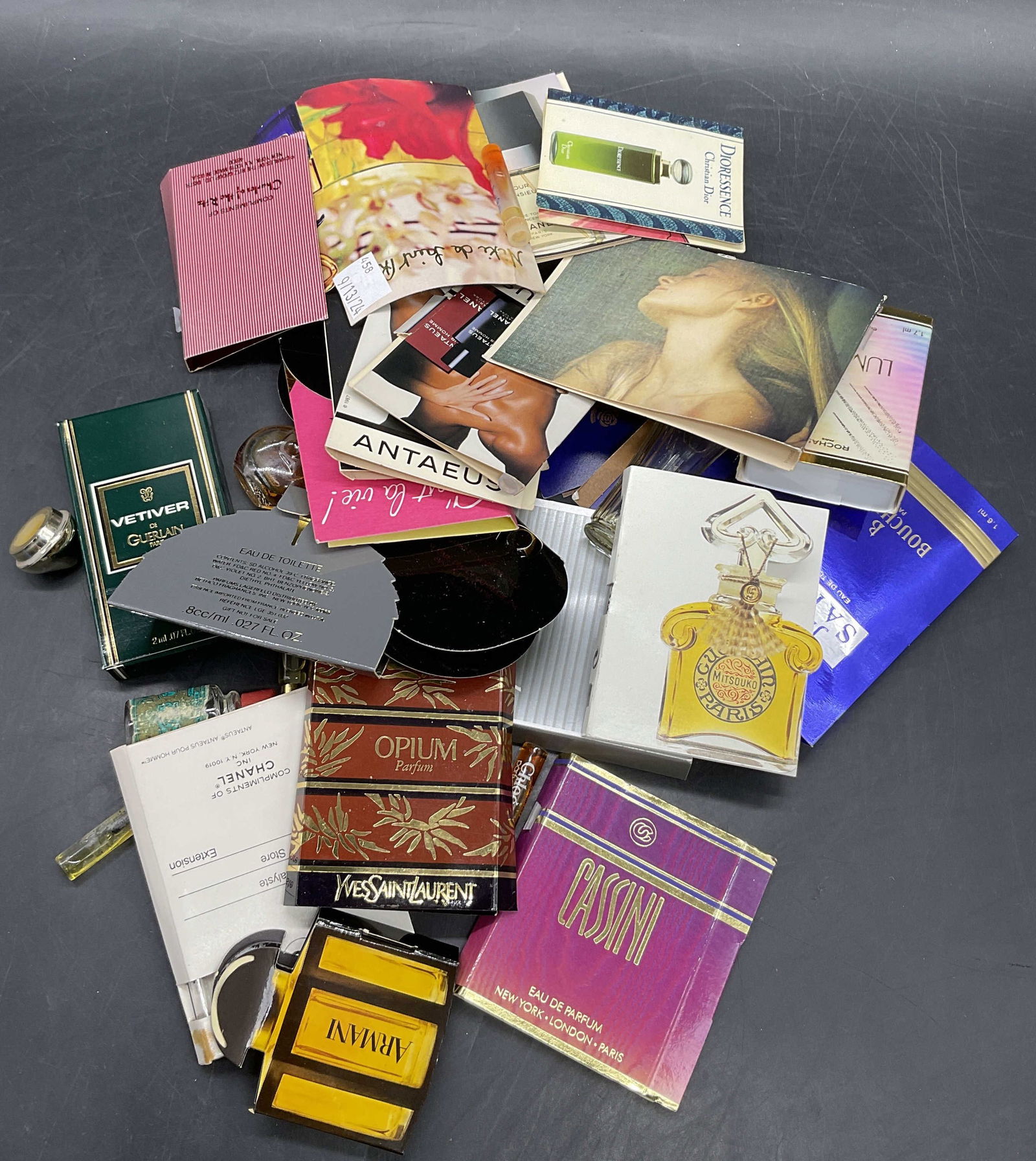 Grp Sampler Fragrance Bottles & Ephemera, Chanel+ (1 of 6)