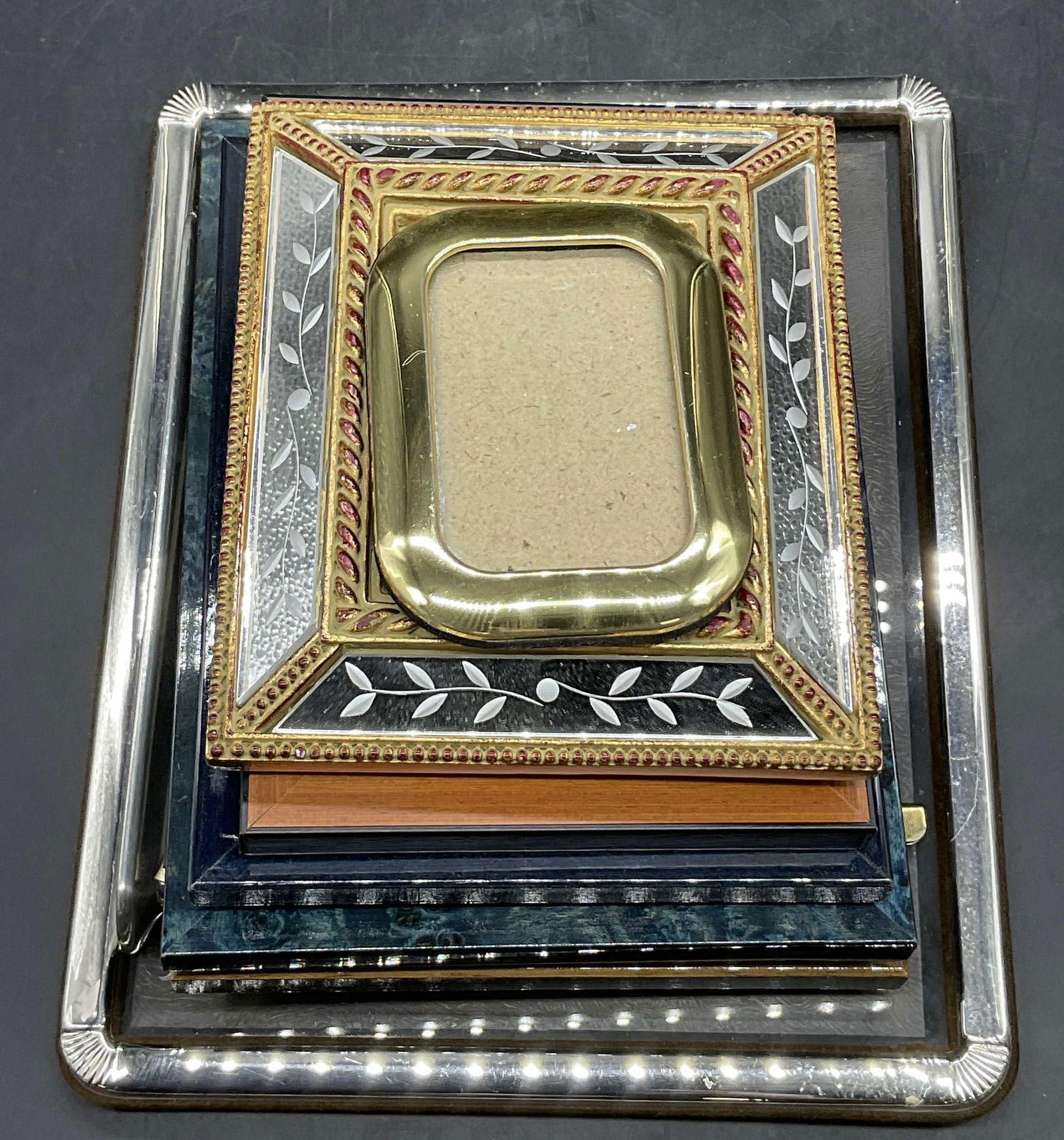 Lot 8 Metal, Glass, & Wood Picture Frames (1 of 8)