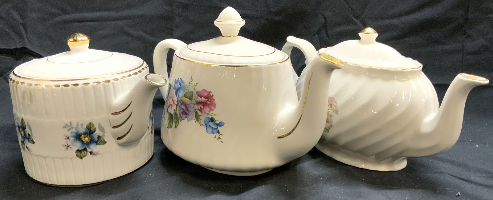 3 Vtg Porc Teapots Staffordshire, England & More (1 of 8)